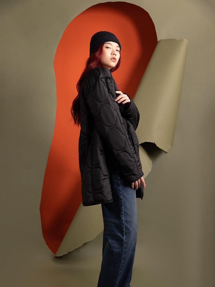 WOMEN'S MIXED MEDIA QUILTED LONG LINER - BLACK / M Product Image
