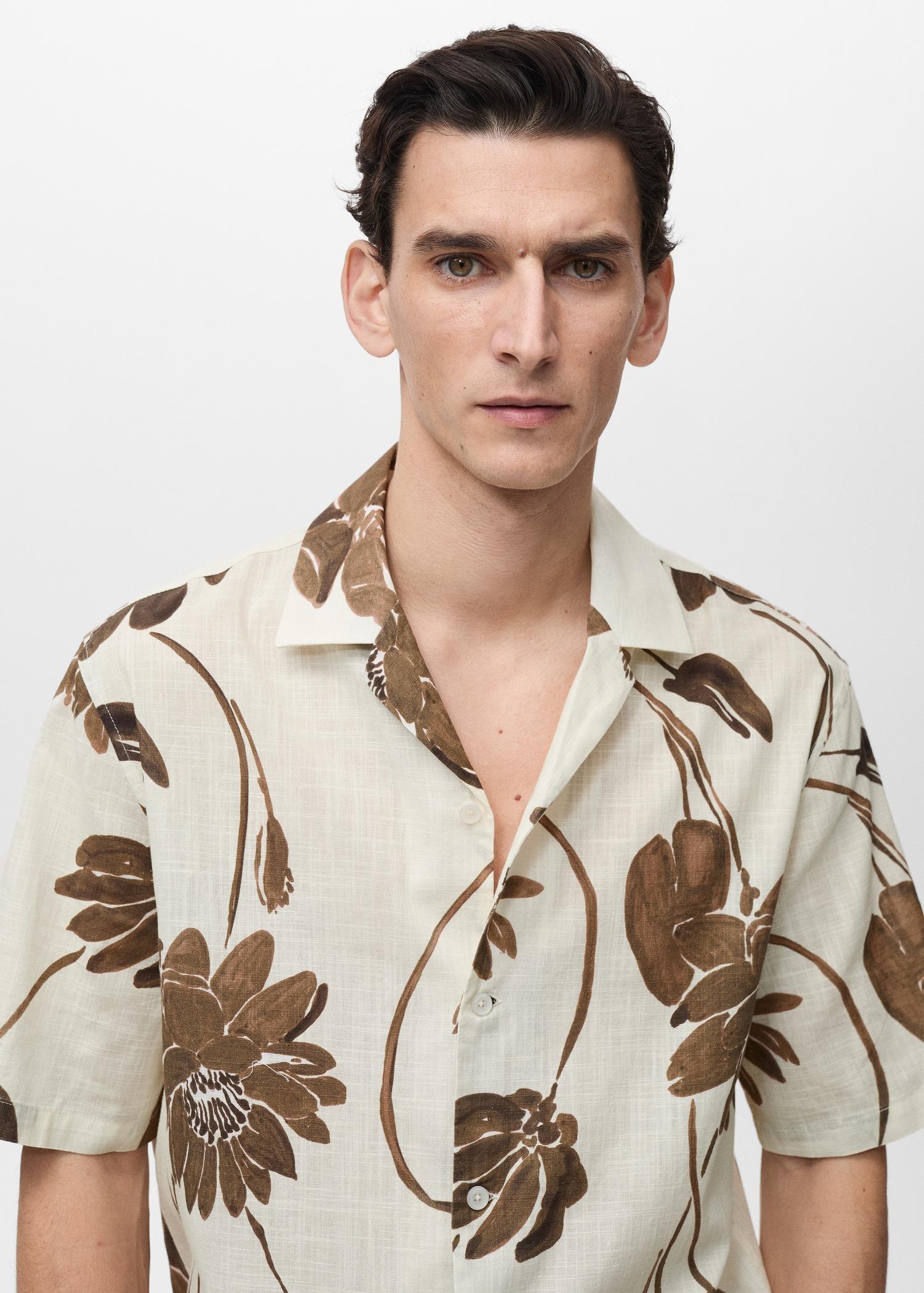 Floral-print shirt with bowling collar - Men | MANGO USA Product Image