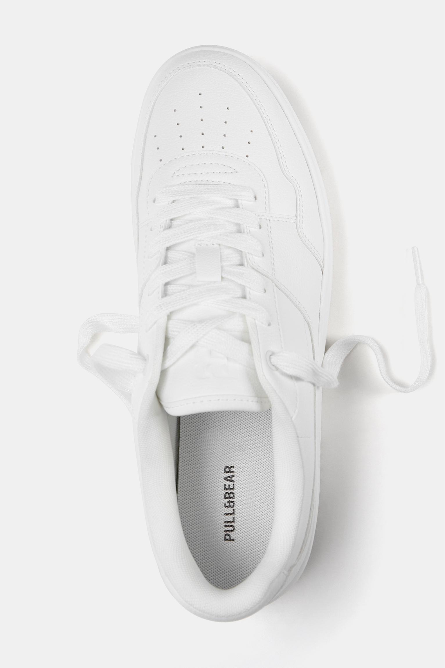 Chunky sole sneakers Product Image