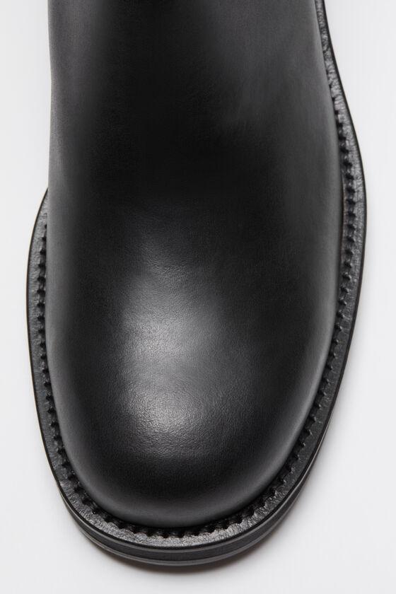 Leather waxed boots Product Image