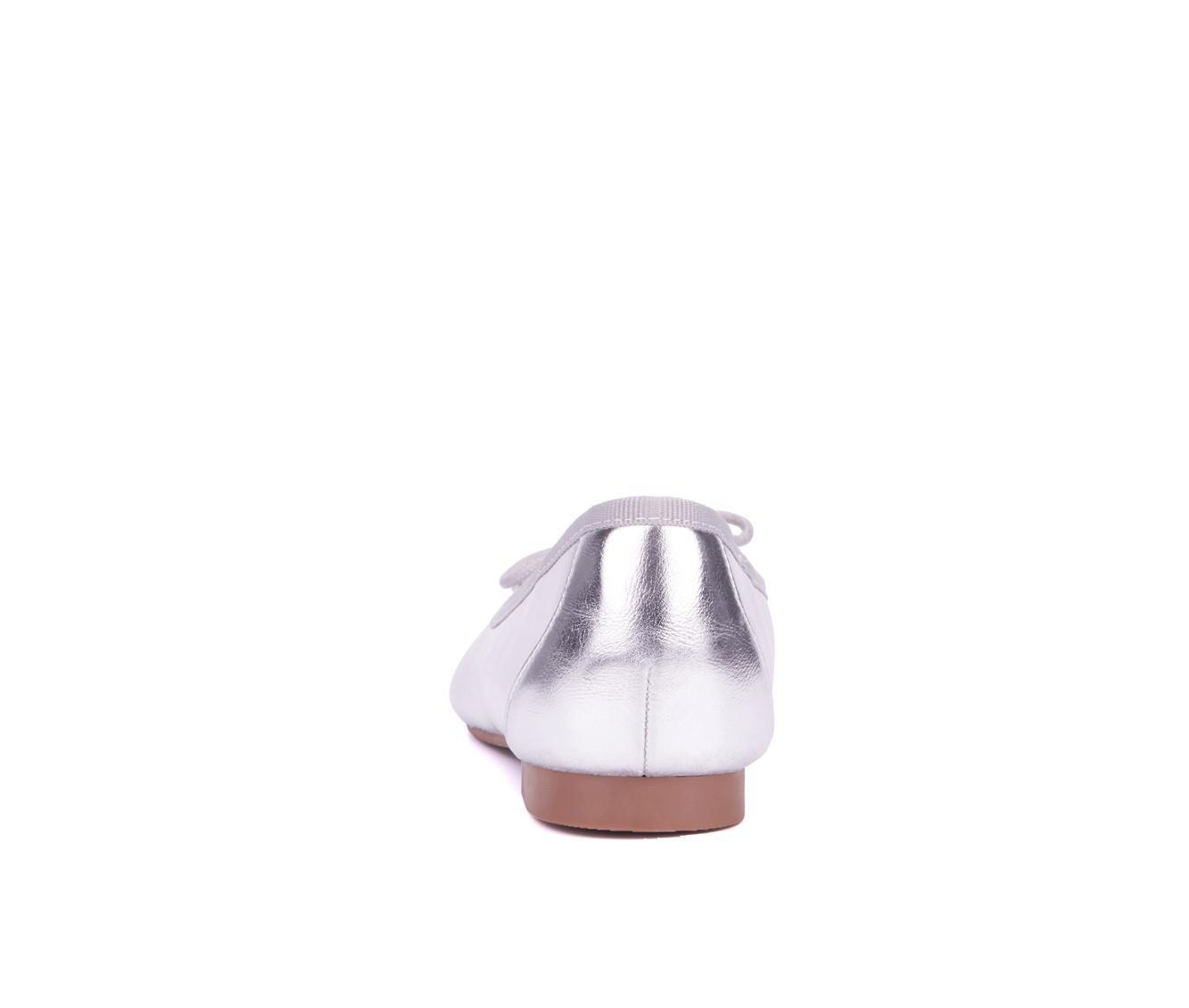 Women's New York and Company Paulina Flats Product Image