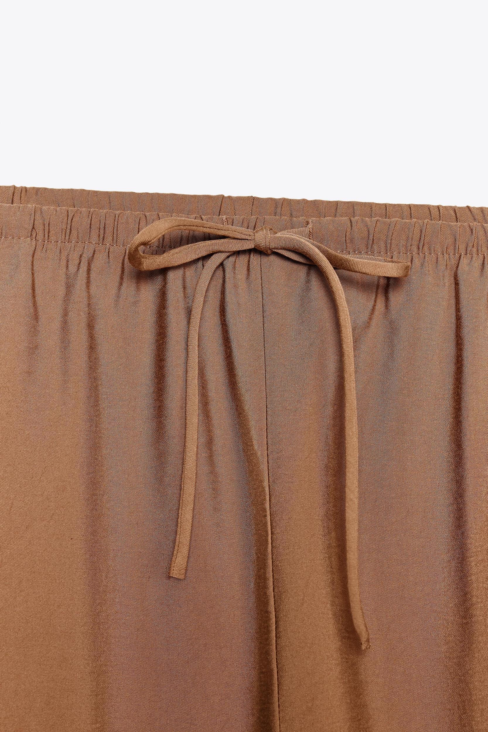 FLOWY MIDI SKIRT Product Image