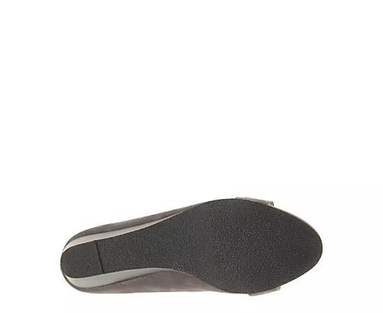 Journee Collection Womens Graysn Pump Product Image
