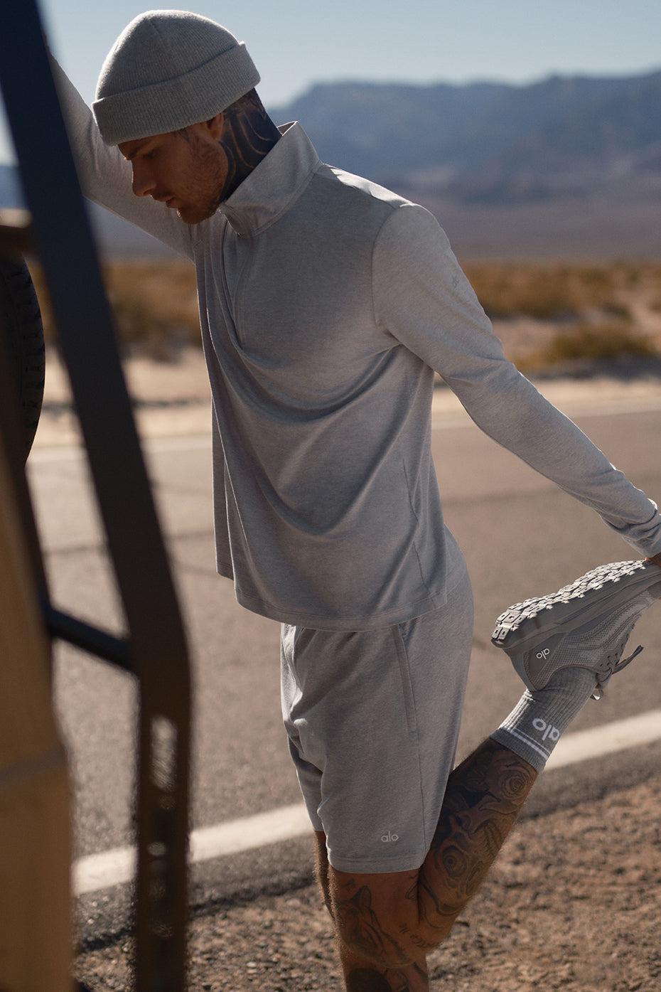 Alo Runner - Grey/Grey Product Image