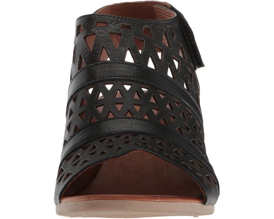 Women's Spring Step Dorotha Product Image
