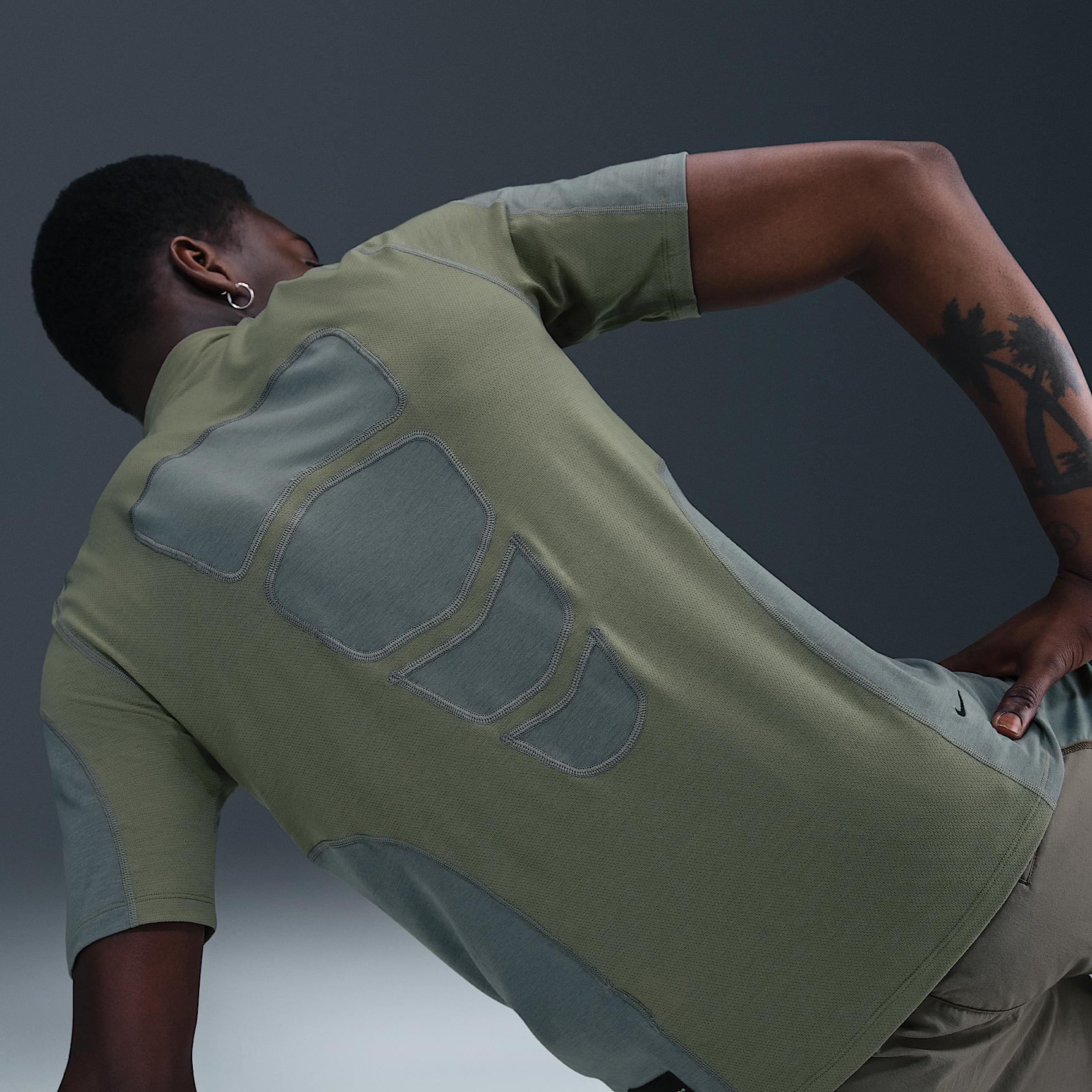 Nike Men's Tech Dri-FIT Short-Sleeve Base Layer Product Image