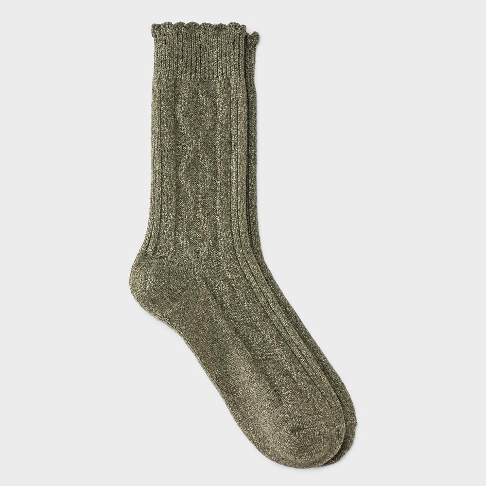 Women's Scalloped Edge Cable Supersoft Crew Boot Socks - Universal Thread™ 4-10 Product Image