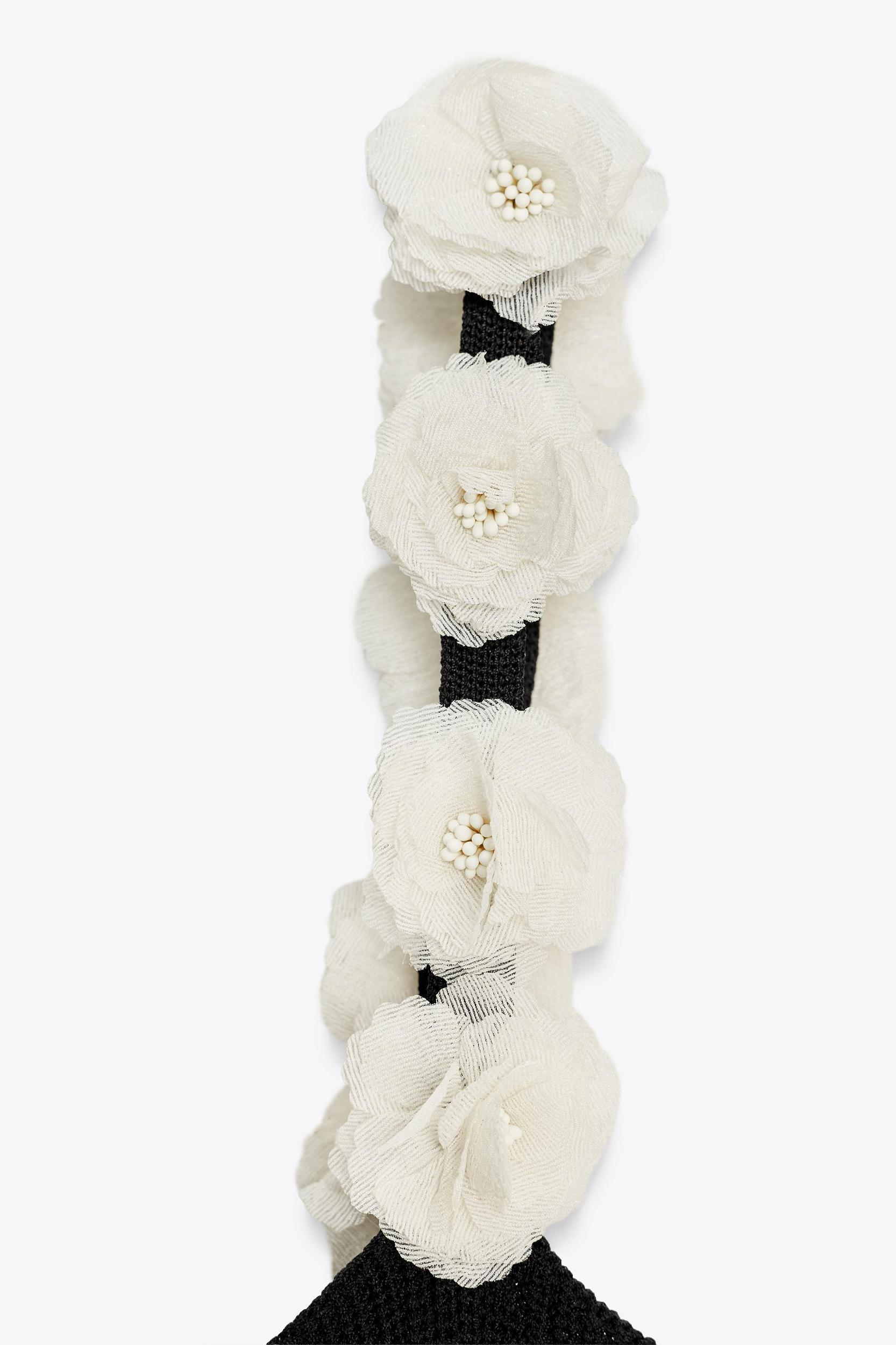 FLORAL KNIT TOP Product Image