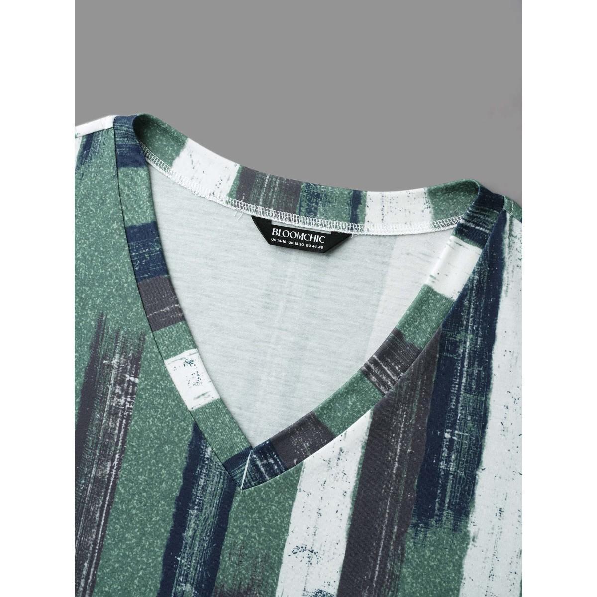 Plus Size Abstract Print V-Neck Fitted T-Shirt Multicolor Women Casual Contrast V-neck Everyday T-shirts BloomChic 26/4X Product Image