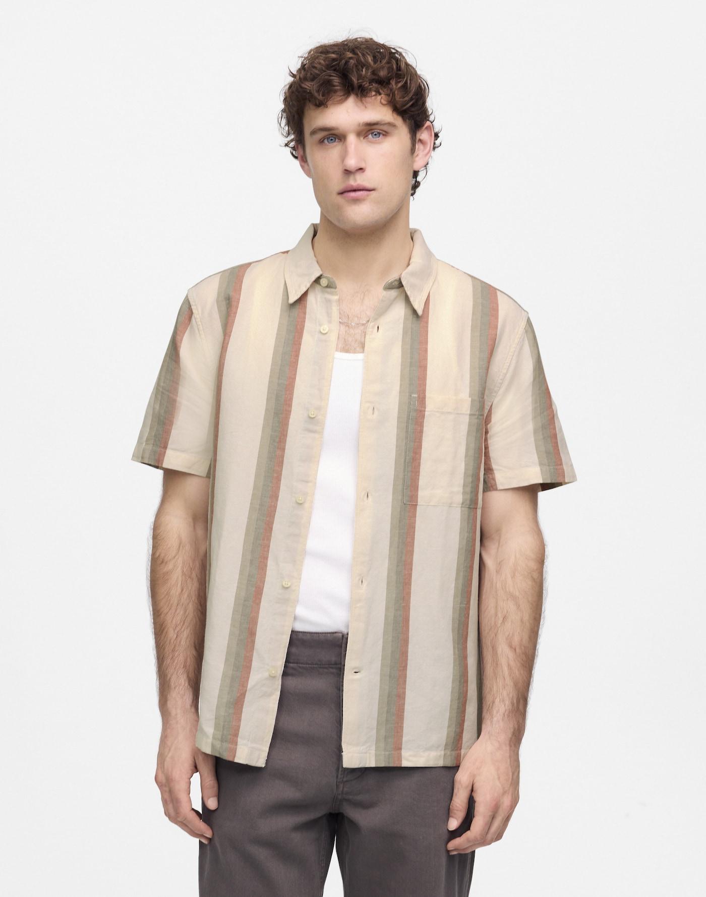 Button-Up Short-Sleeve Shirt in Cotton-Linen Blend Product Image