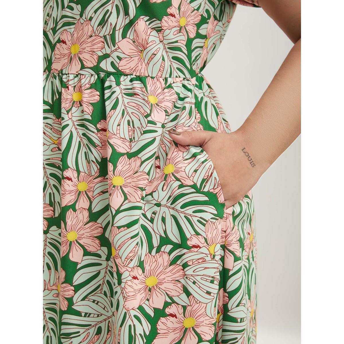 Plus Size Spring Things Printed Pockets Midi Dress Truegreen Women V-neck Short sleeve Curvy BloomChic 12/L Product Image