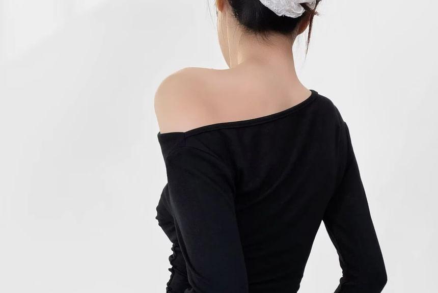 One Shoulder Long Sleeve Two Tone Panel Ruched T-Shirt Product Image