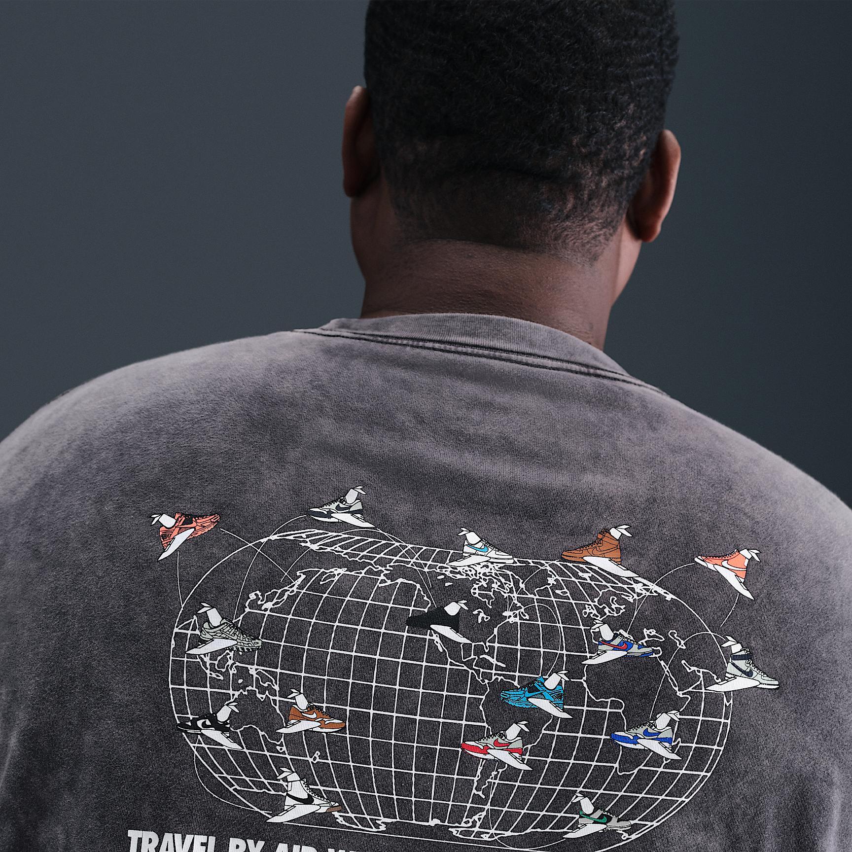 Nike Sportswear T-Shirt Product Image