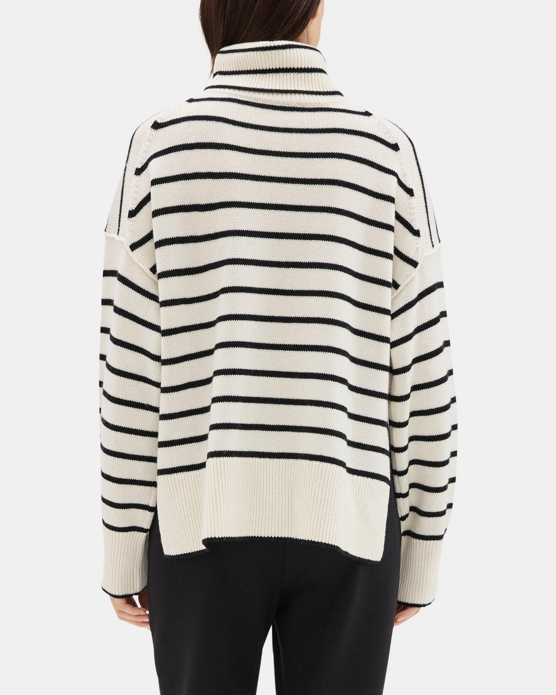 Chunky Turtleneck Sweater in Wool-Cashmere Blend Product Image