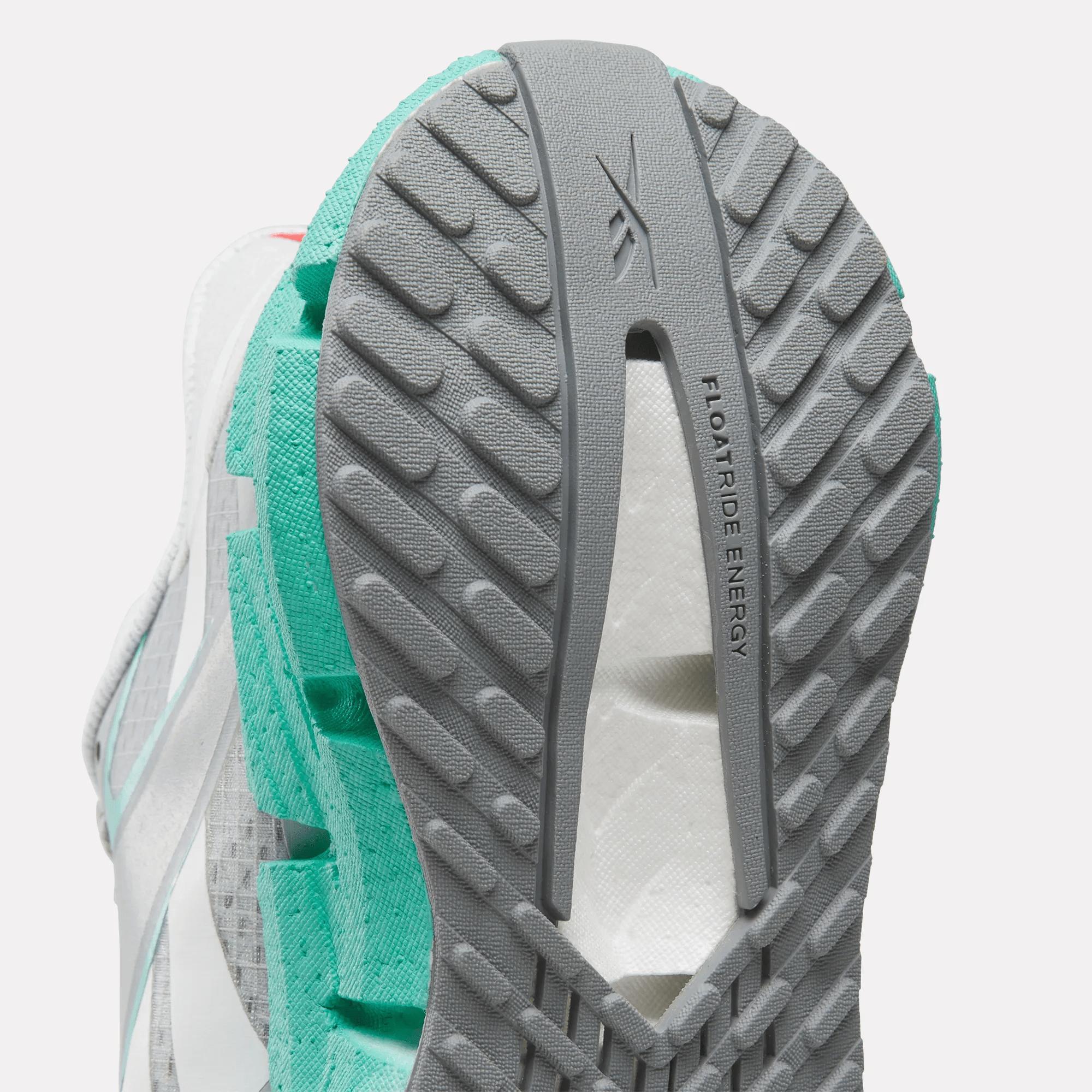 Women's FloatZig 1 Shoes Female Product Image