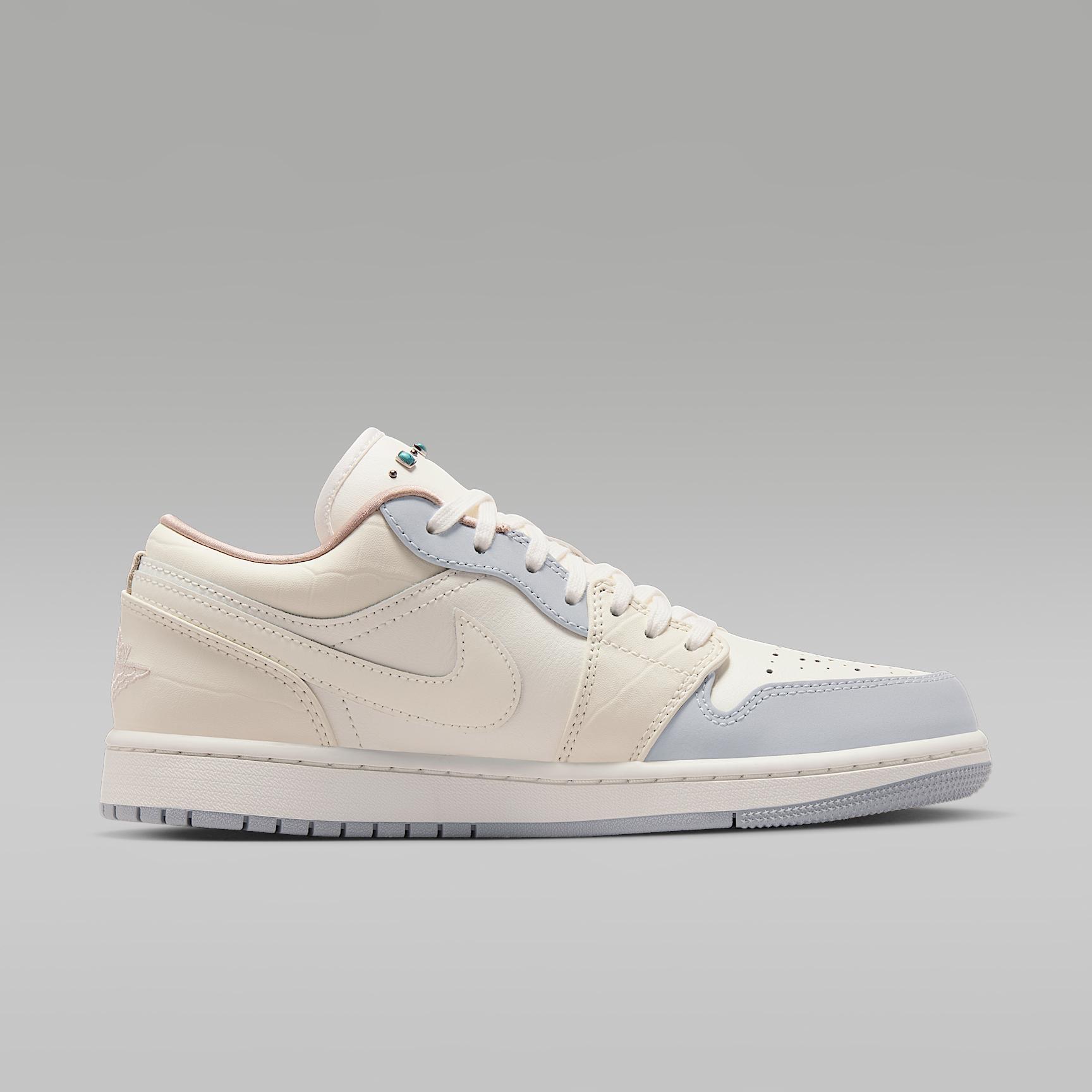 Women's Air Jordan 1 Low Shoes Product Image