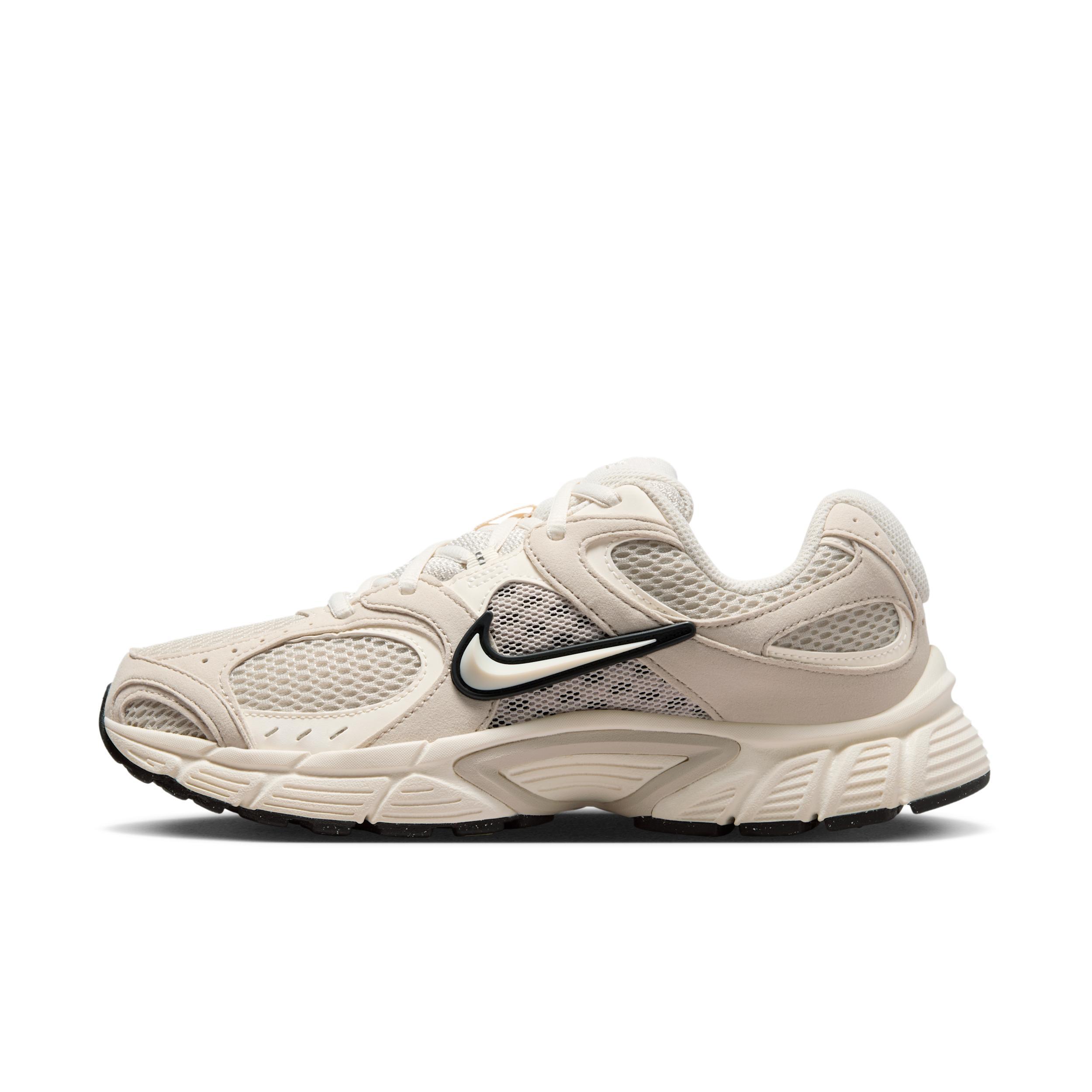 Nike Women's V5 RNR Shoes Product Image