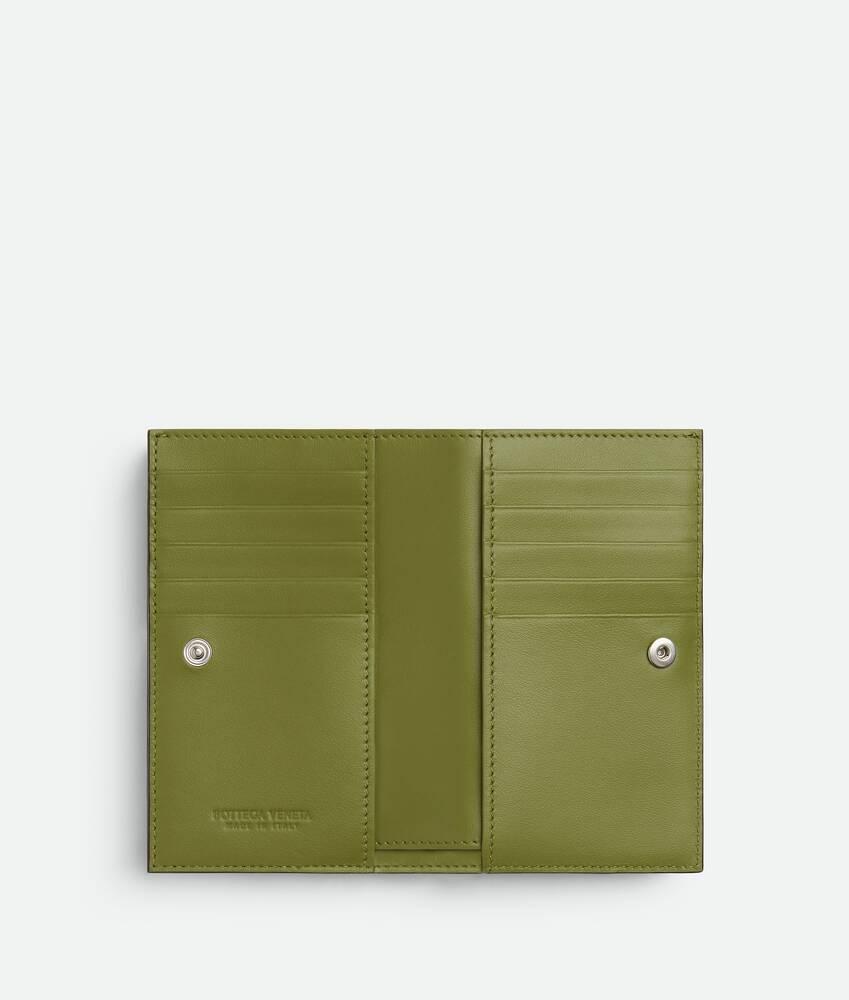 Men's Intrecciato Medium Bi-Fold With L-Zip in Fondant/matcha Product Image