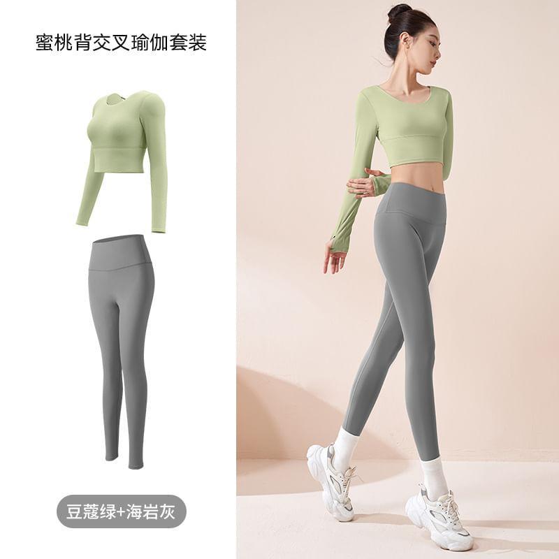 Long-Sleeve Crewneck Plain Cropped Top / Yoga Pants Product Image