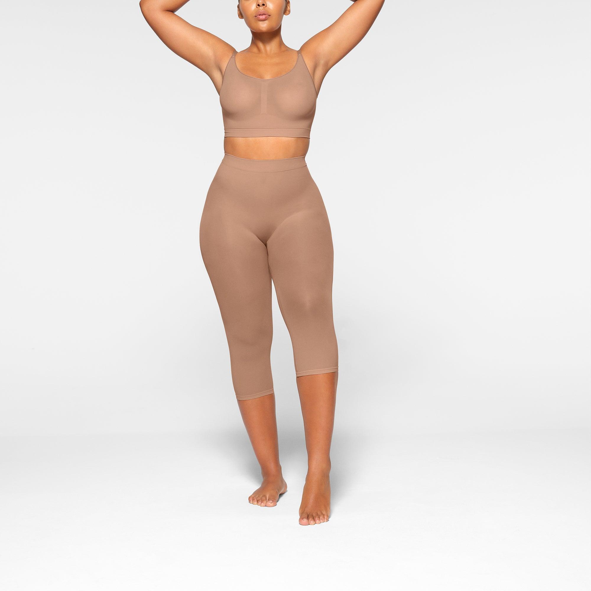EVERYDAY SCULPT MID WAIST CAPRI | SIENNA Product Image