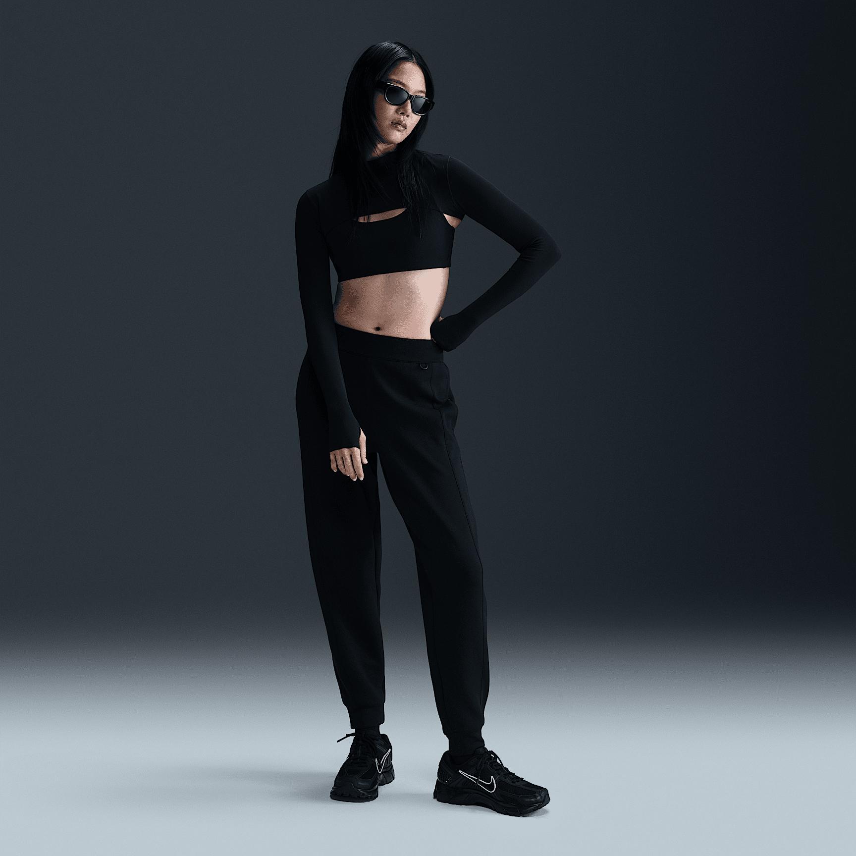 Nike Women's 24.7 ImpossiblySoft Dri-FIT Mid-Rise Jogger Pants Product Image