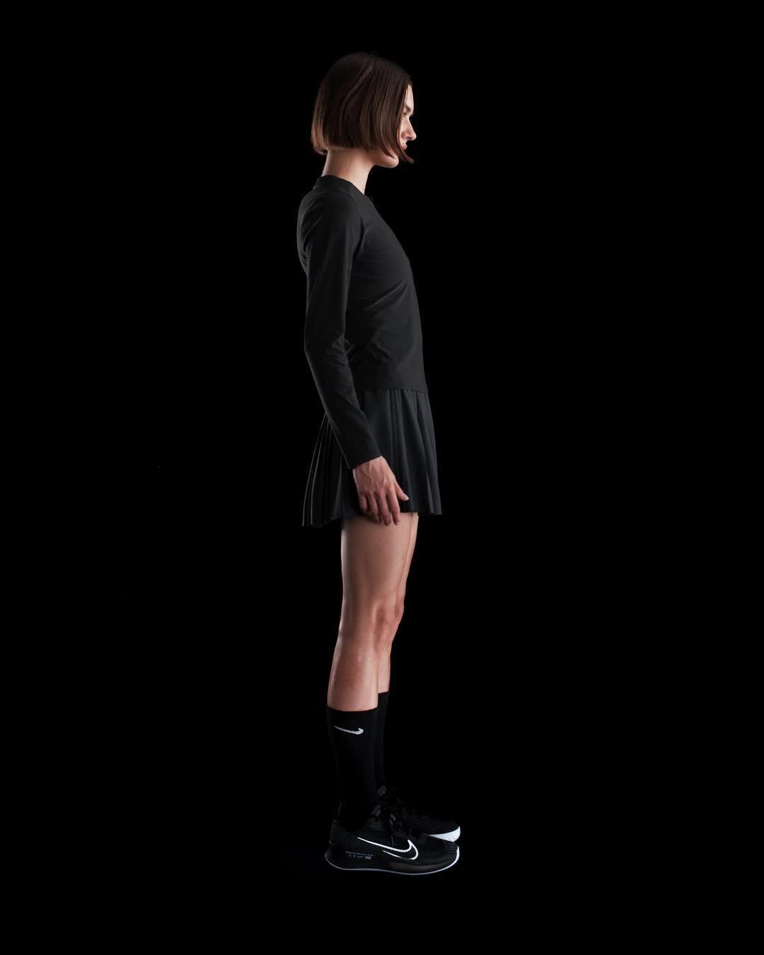 NikeCourt Advantage Women's Dri-FIT Mid-Layer Tennis Top Product Image