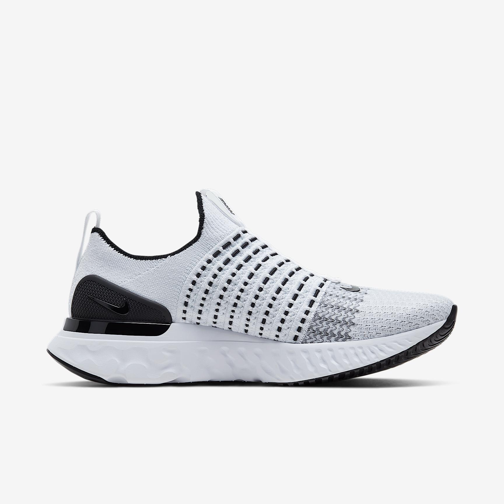 Nike Mens React Phantom Run Flyknit 2 Running Shoes in True White/Black/Pure Platinum Product Image