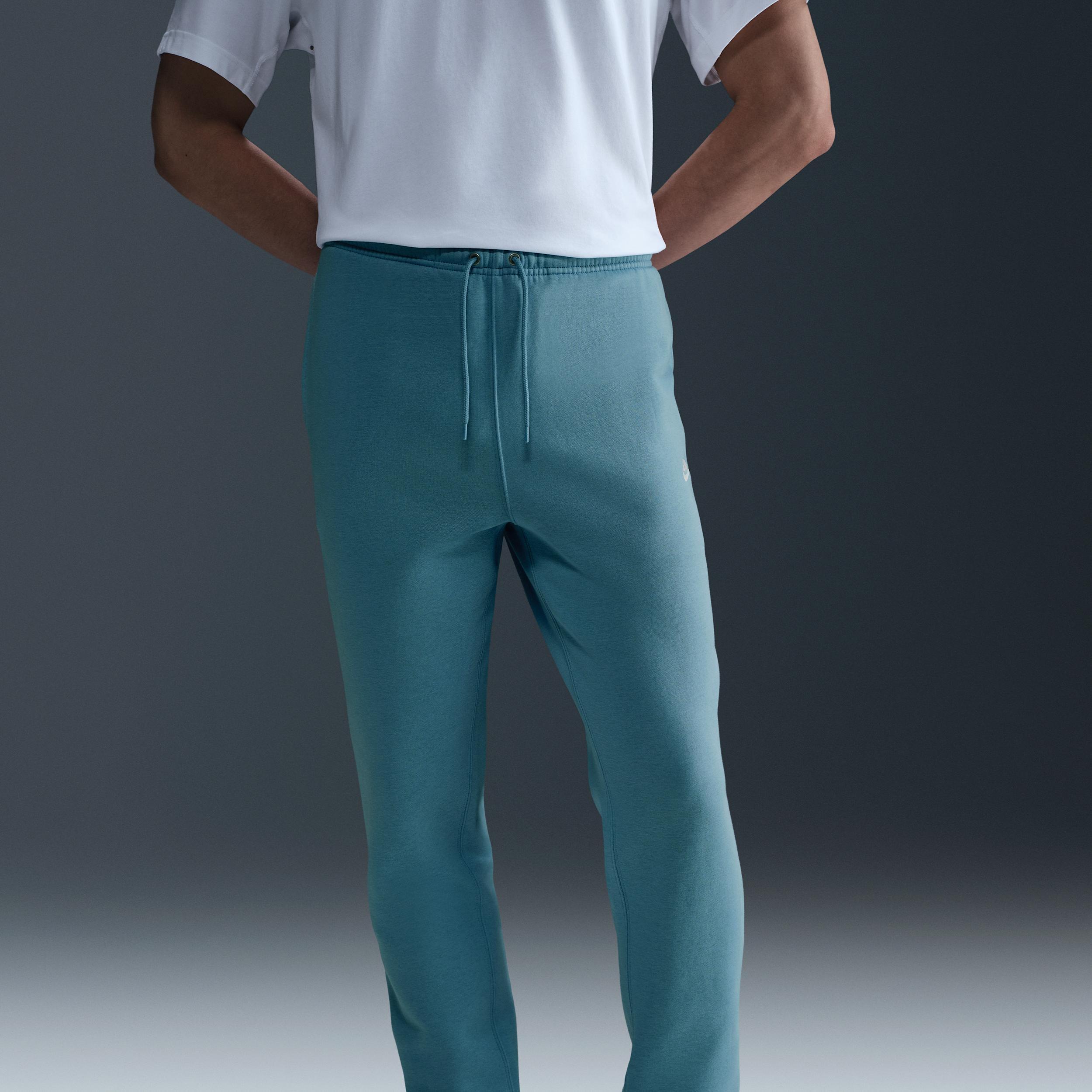 Nike Men's Club Jogger Pants Product Image