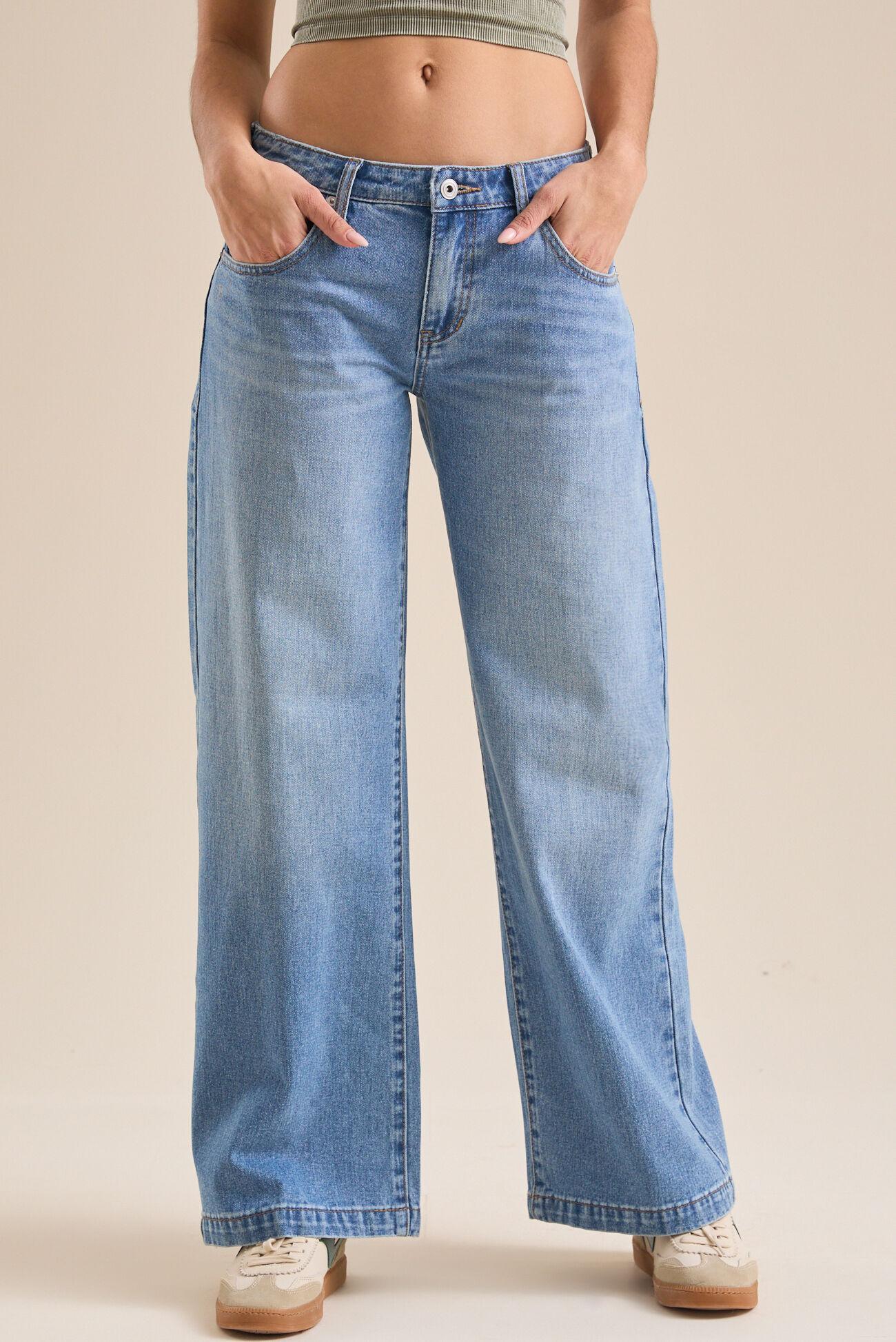 Ari Straight Leg Jeans Product Image