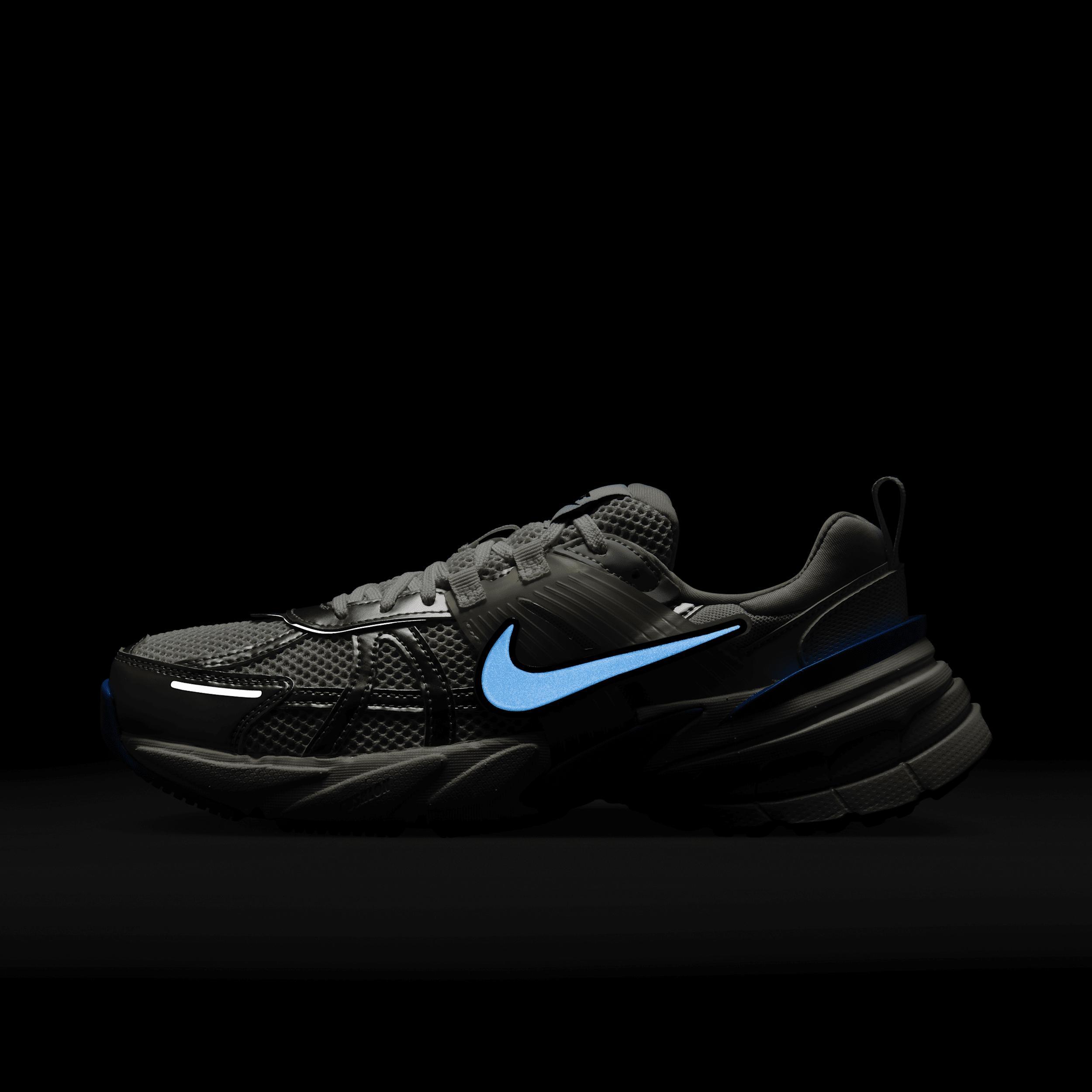 Nike Women's V2K Run Shoes Product Image