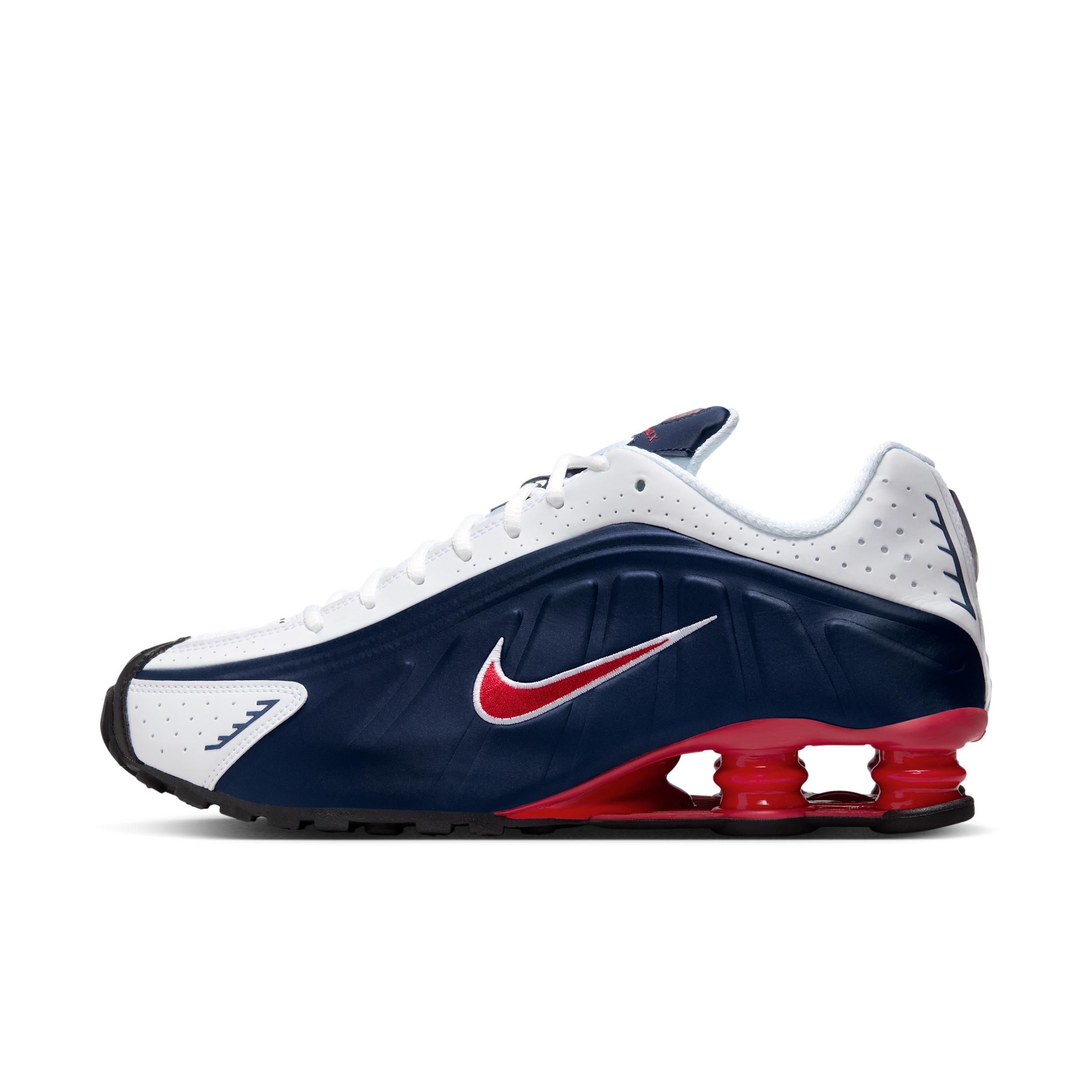 Nike Men's Shox R4 Shoes Product Image