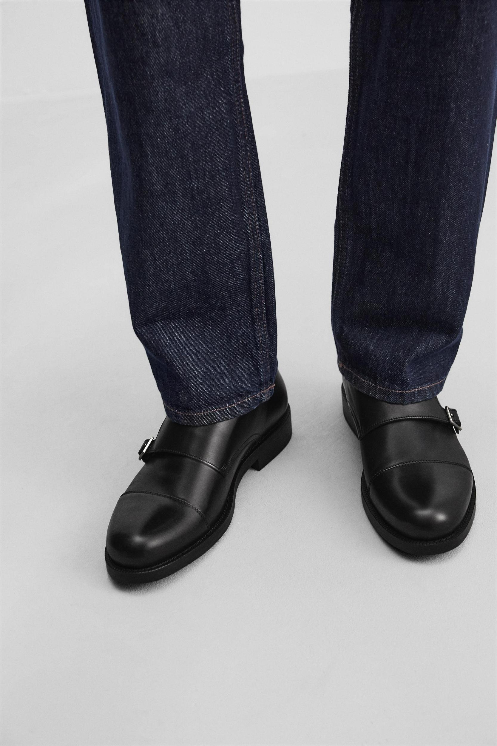 LEATHER BUCKLE SHOE Product Image