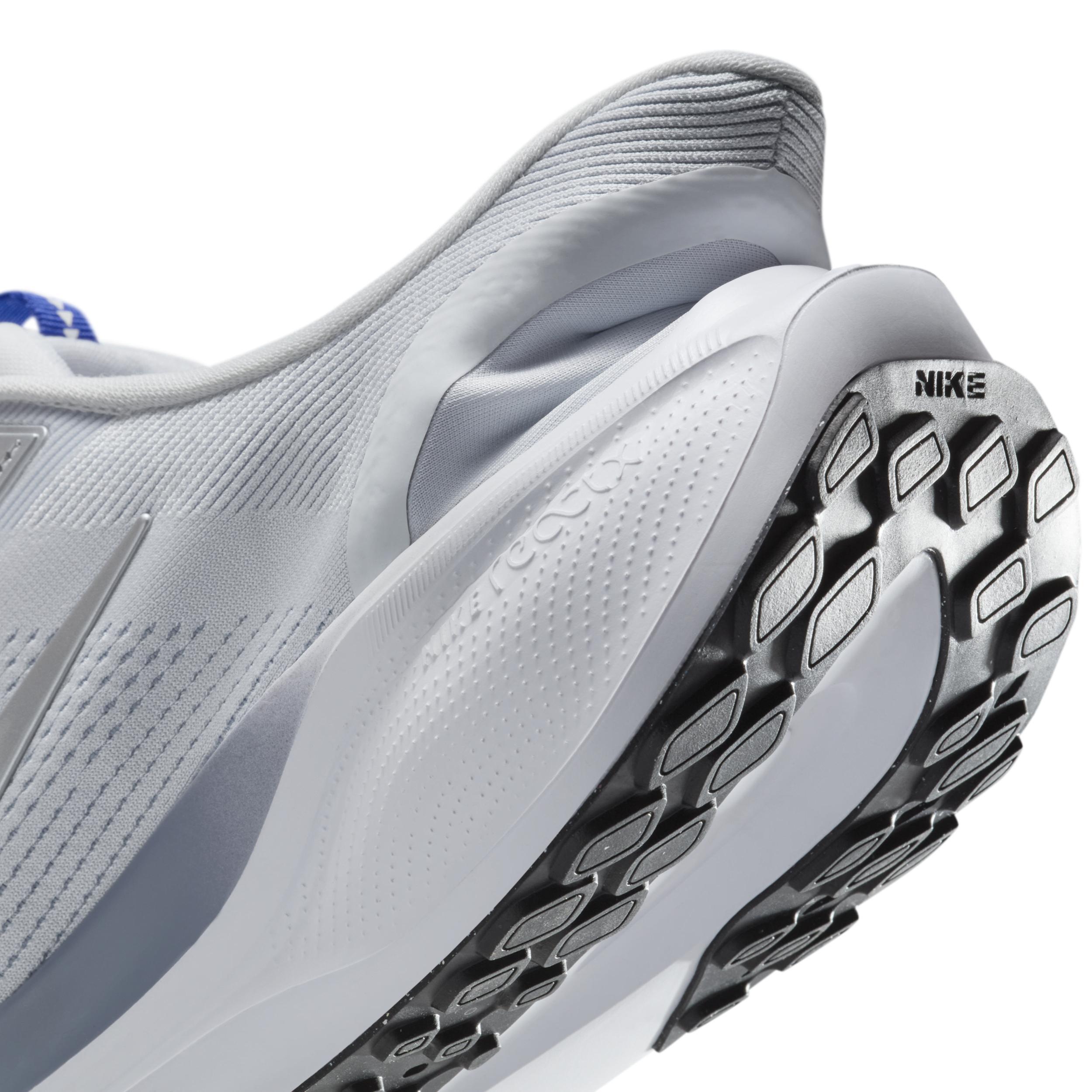 Nike Men's Pegasus EasyOn Road Running Shoes Product Image
