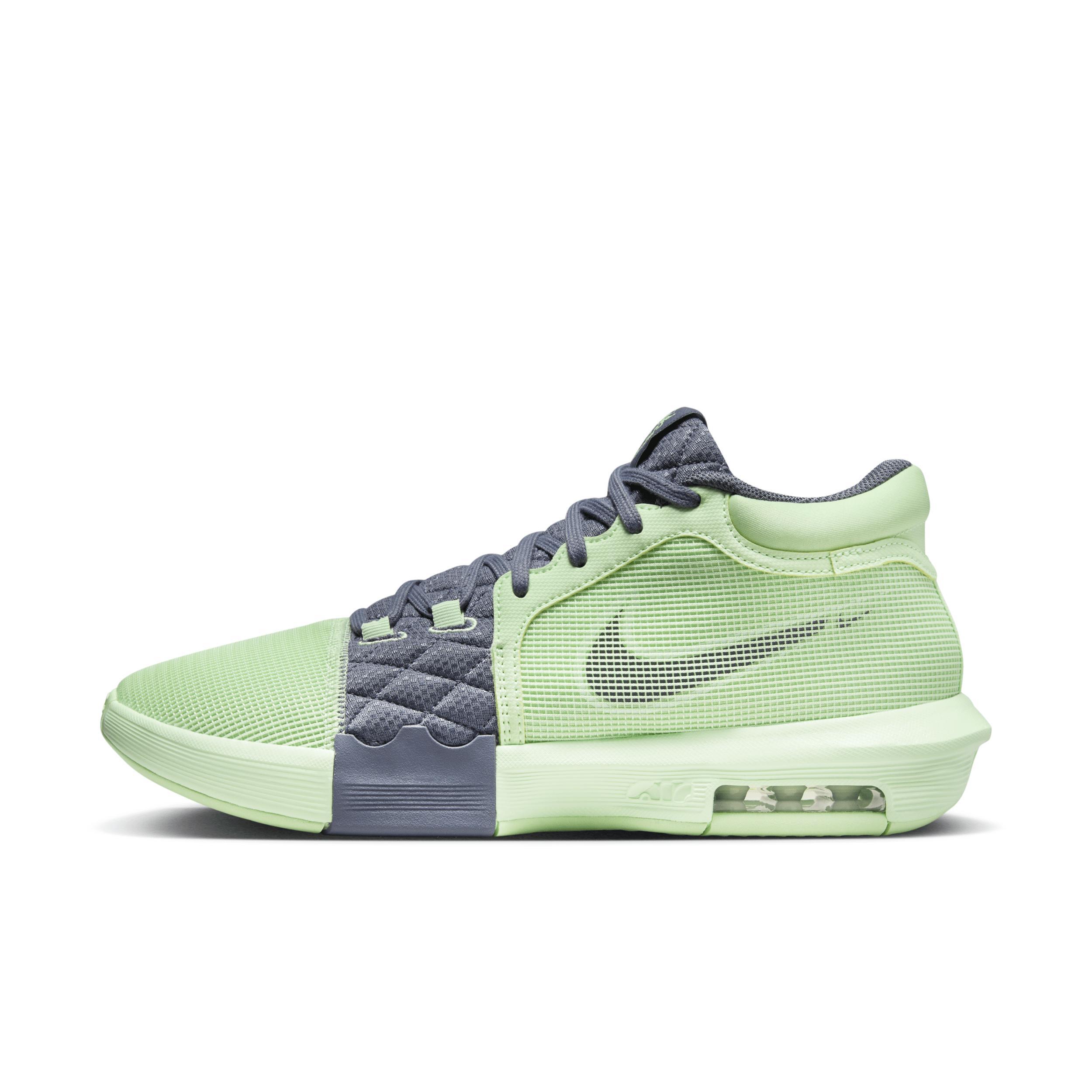 Nike Men's LeBron Witness 8 Basketball Shoes Product Image