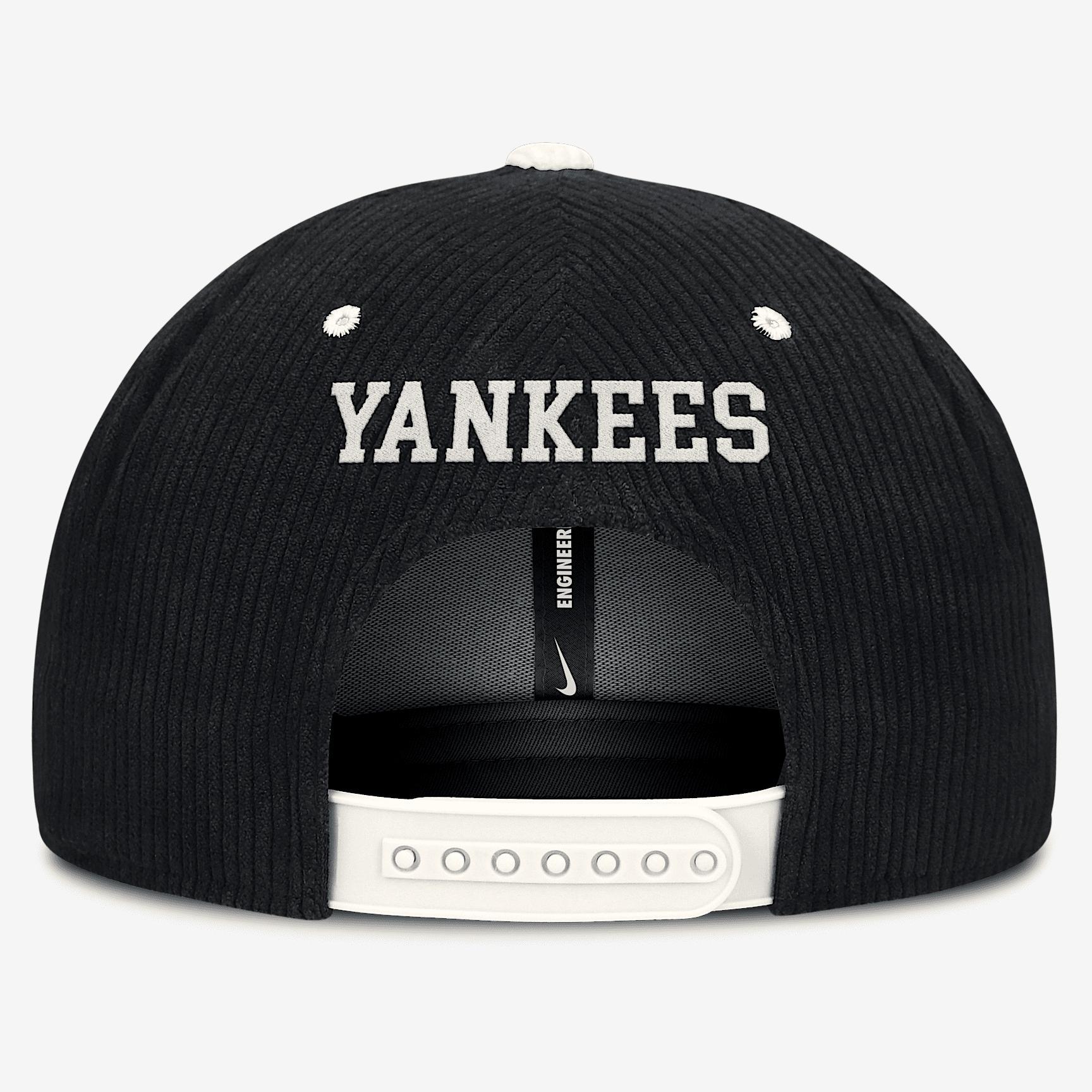 New York Yankees Pro Men's Nike MLB Adjustable Hat Product Image