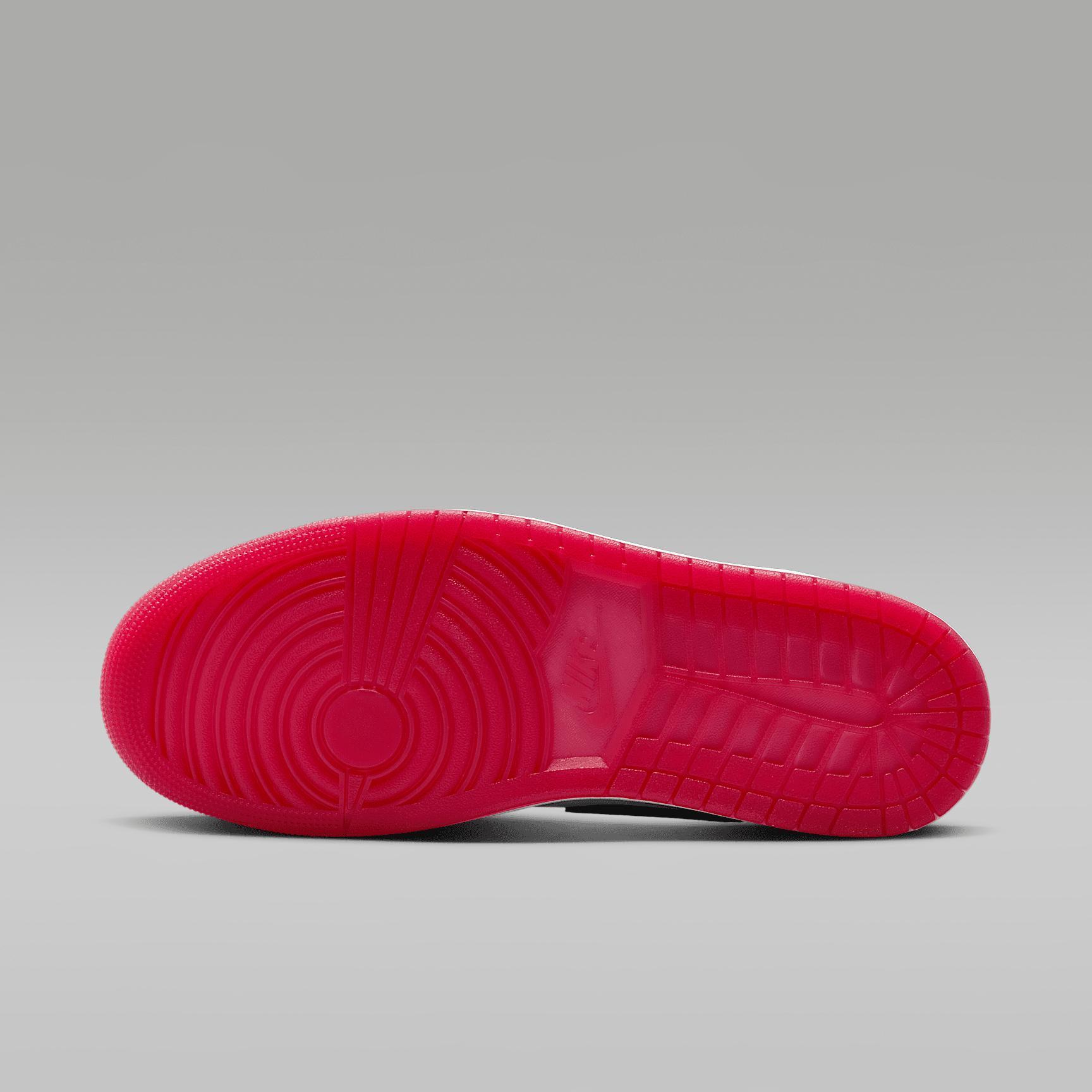 Air Jordan 1 Low SE Men's Shoes Product Image