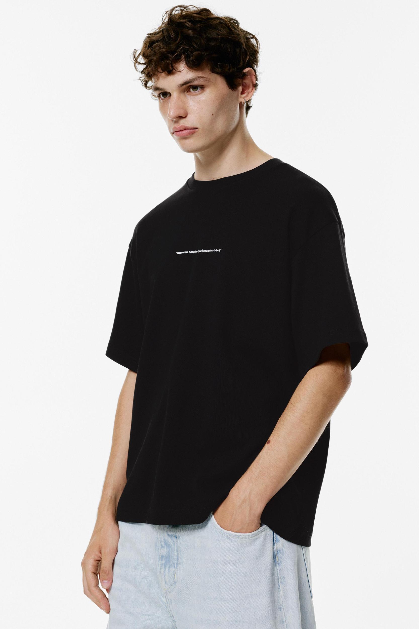 Short sleeve sweatshirt with graphic Product Image