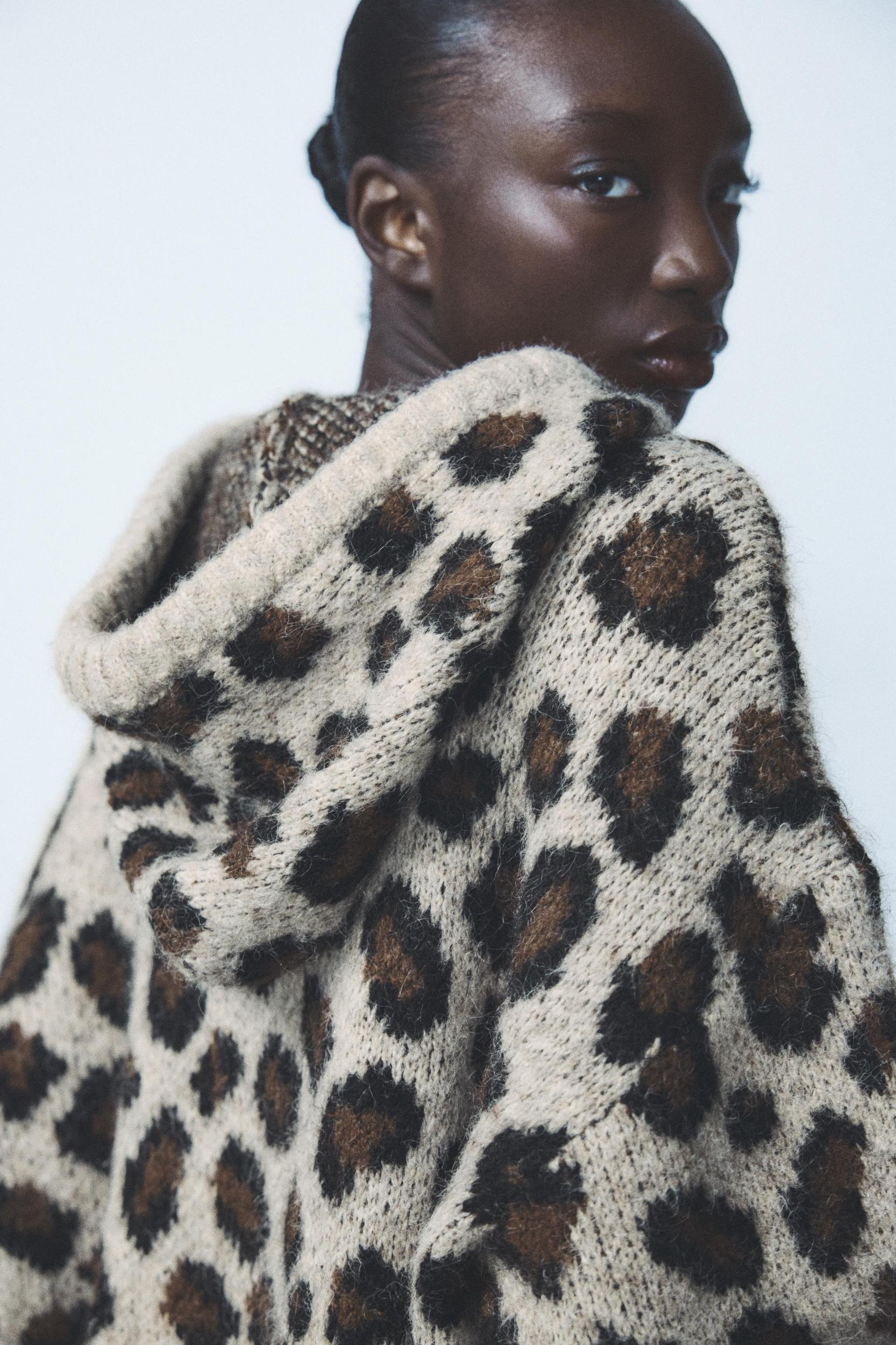 ANIMAL PRINT JACQUARD KNIT SWEATSHIRT Product Image