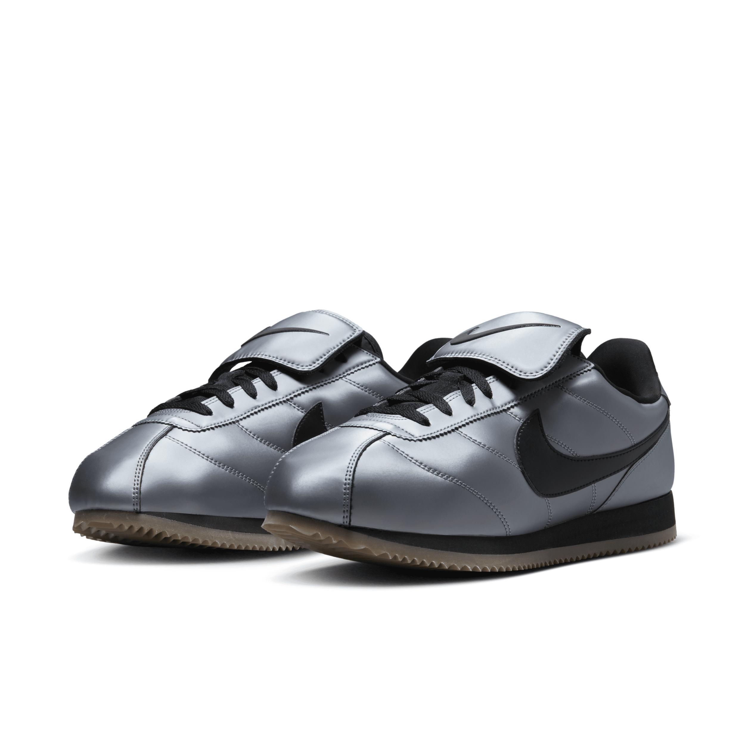 Nike Men's Cortez SE Shoes Product Image