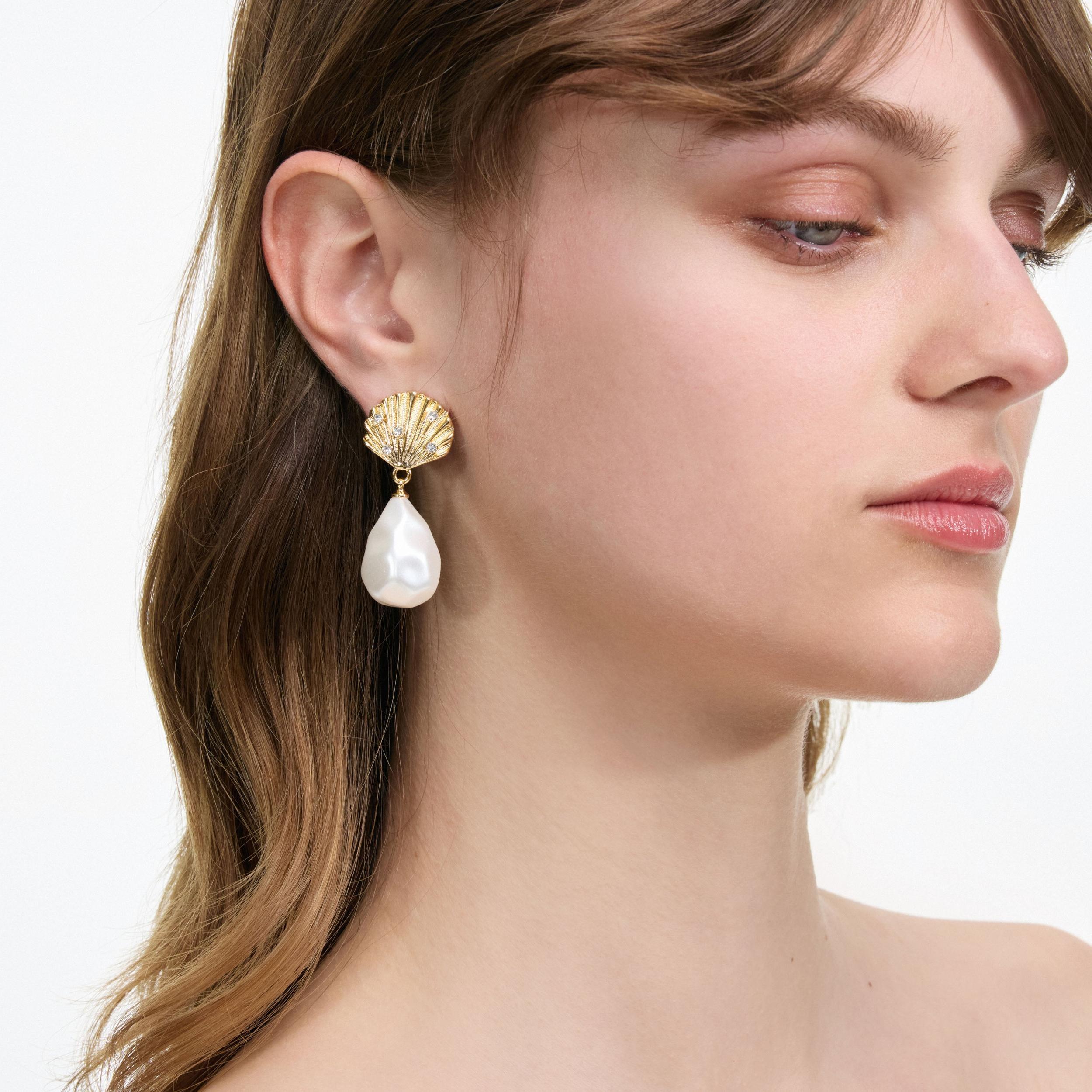 Tiered Shell Earrings Product Image