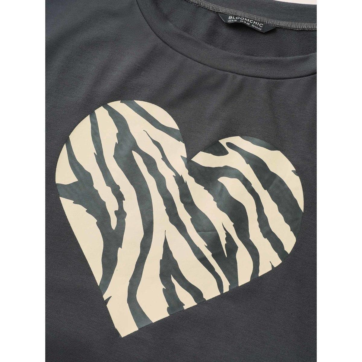 Plus Size Heart Pattern Contrast Crew Neck Sweatshirt Women DimGray Casual Non Everyday Sweatshirts BloomChic 22-24/3X Product Image