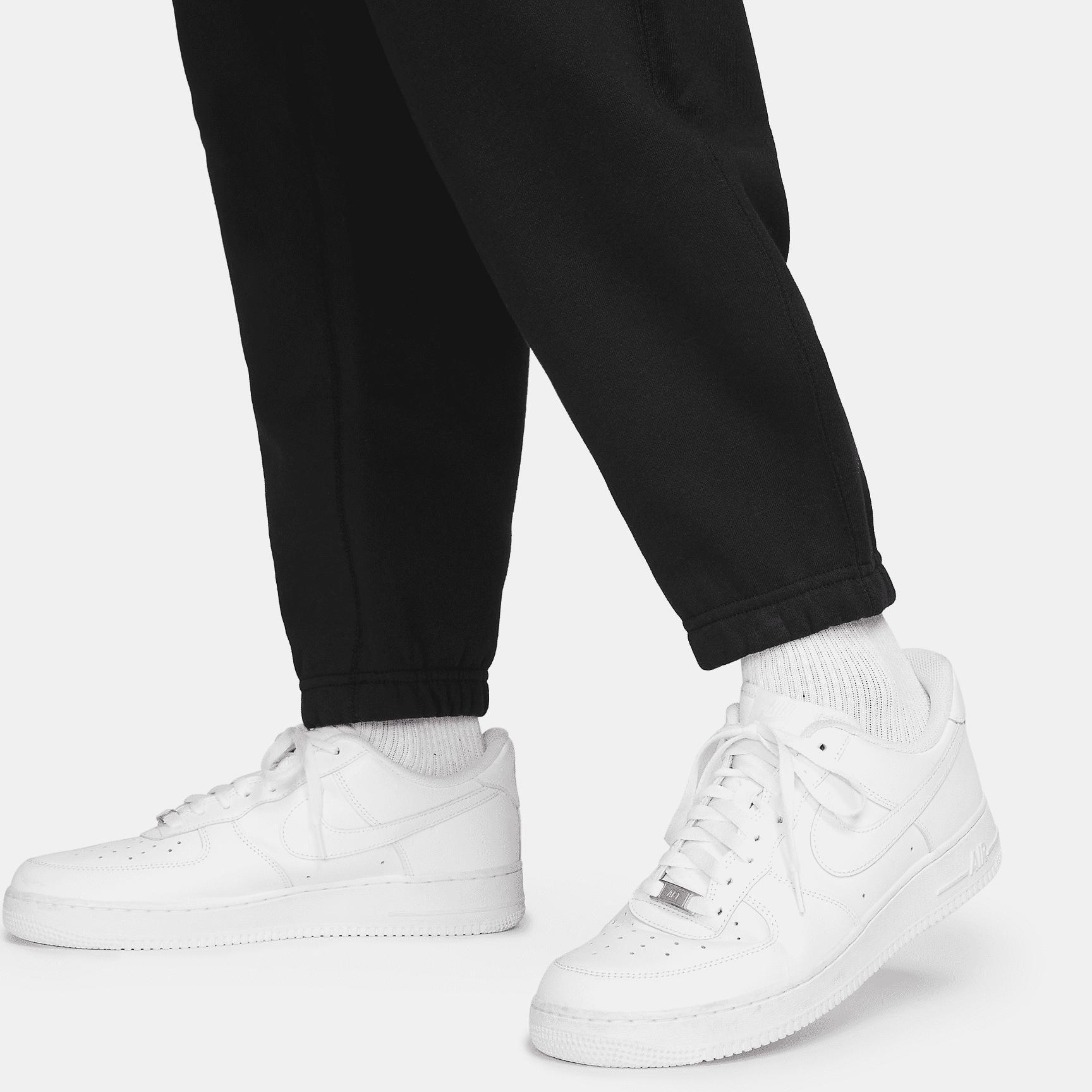 Nike Men's Solo Swoosh Fleece Pants Product Image