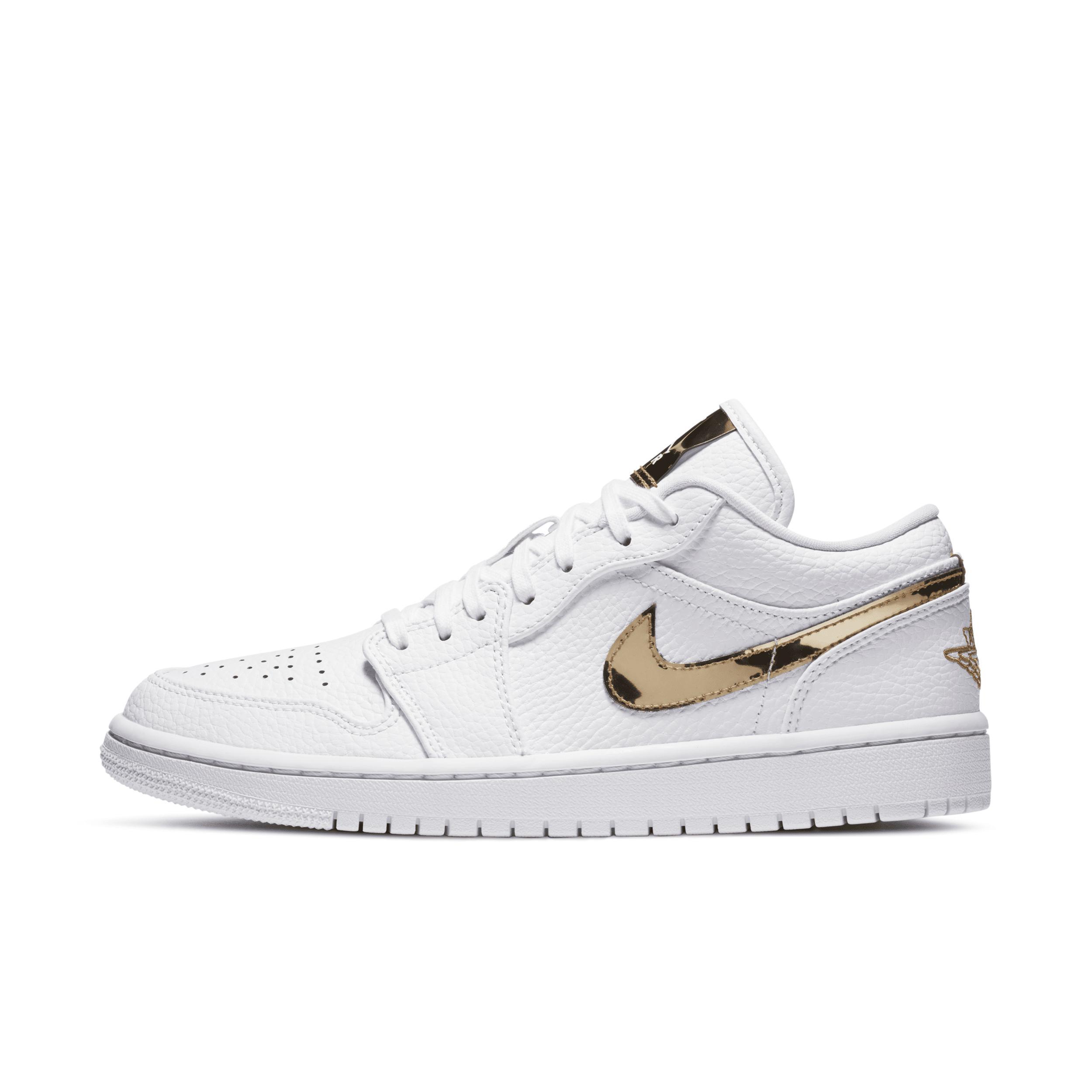 Jordan Womens Air 1 Low SE Casual Shoes Product Image