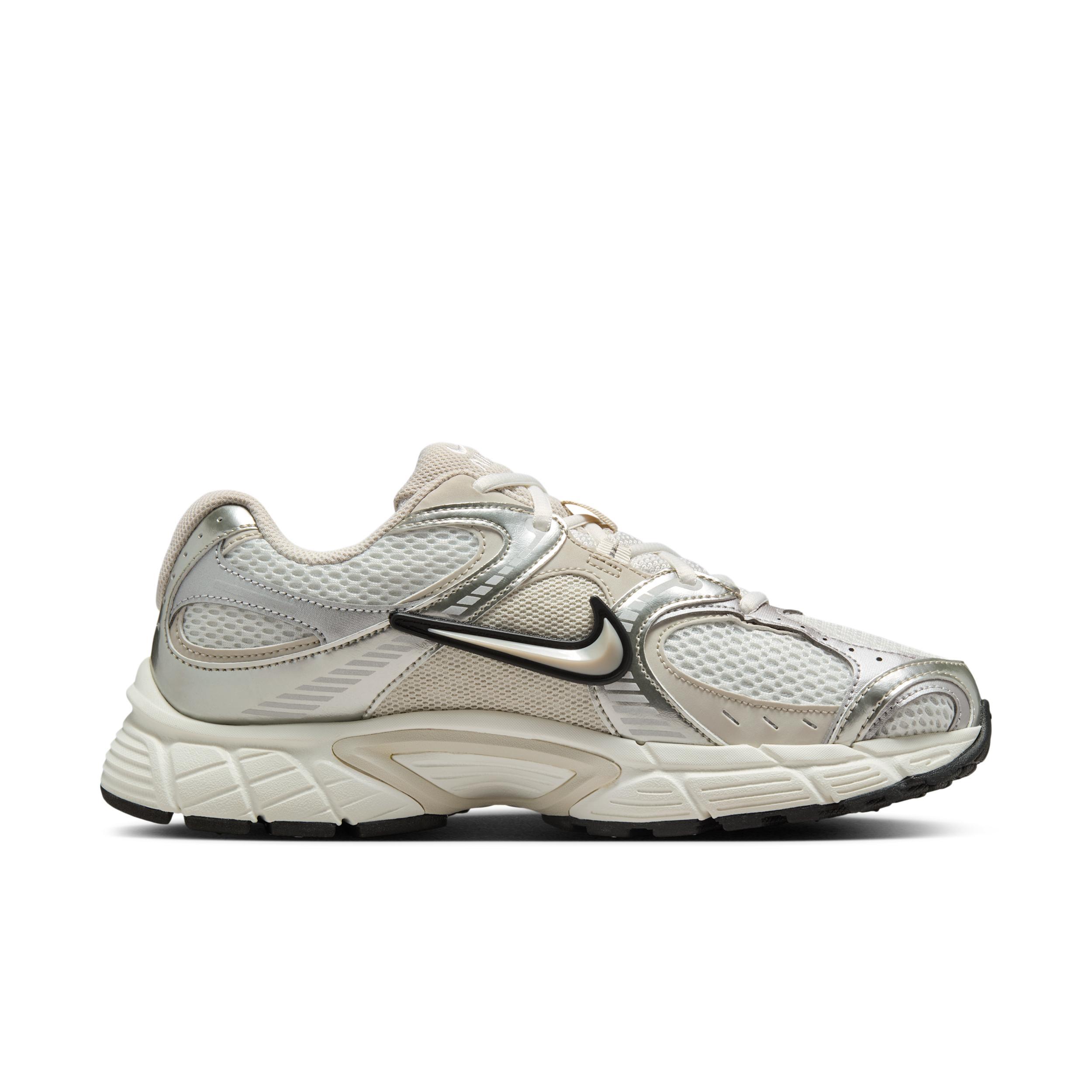 Nike Womens V5 RNR Casual Shoes in Summit White/Sail/Black Product Image