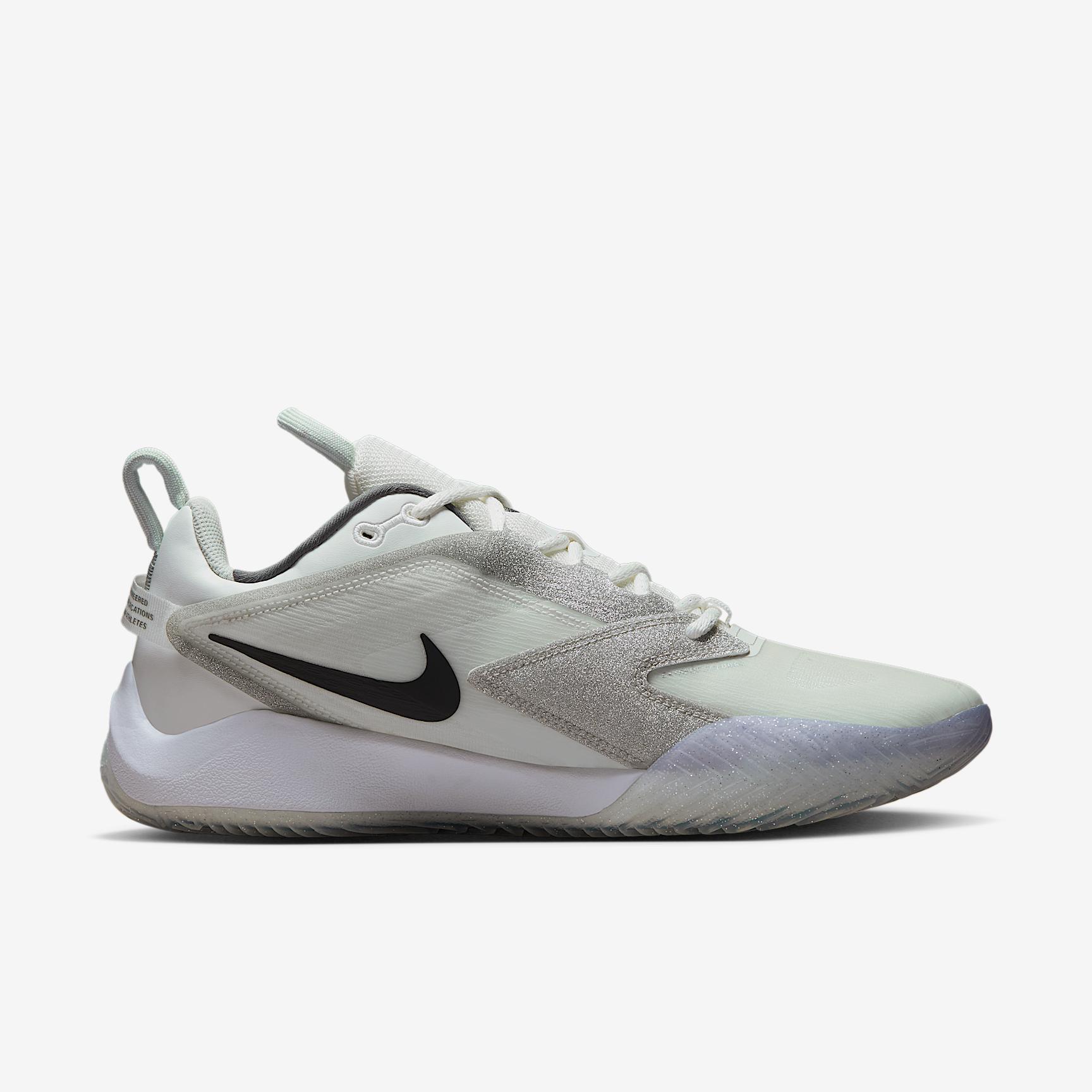 Nike HyperAce 3 SE Volleyball Shoes Product Image