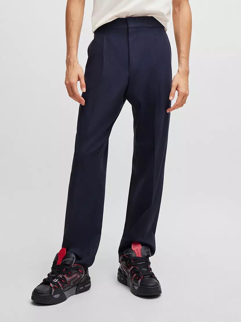 Modern-Fit Suit Product Image