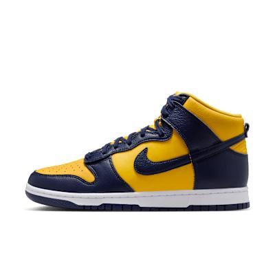 Nike Men's Dunk High Retro SE Shoes Product Image