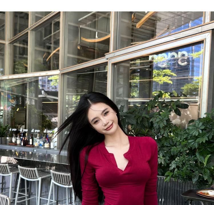 V-Neck Plain Pleated T-Shirt Product Image