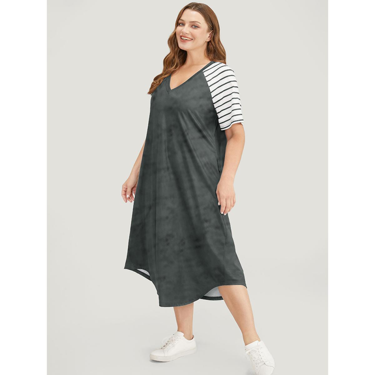 Plus Size Striped Raglan Sleeve Pocket Arc Hem Dress Gray Women Casual Arc Hem V-neck Short sleeve Curvy Midi Dress BloomChic 12/L Product Image