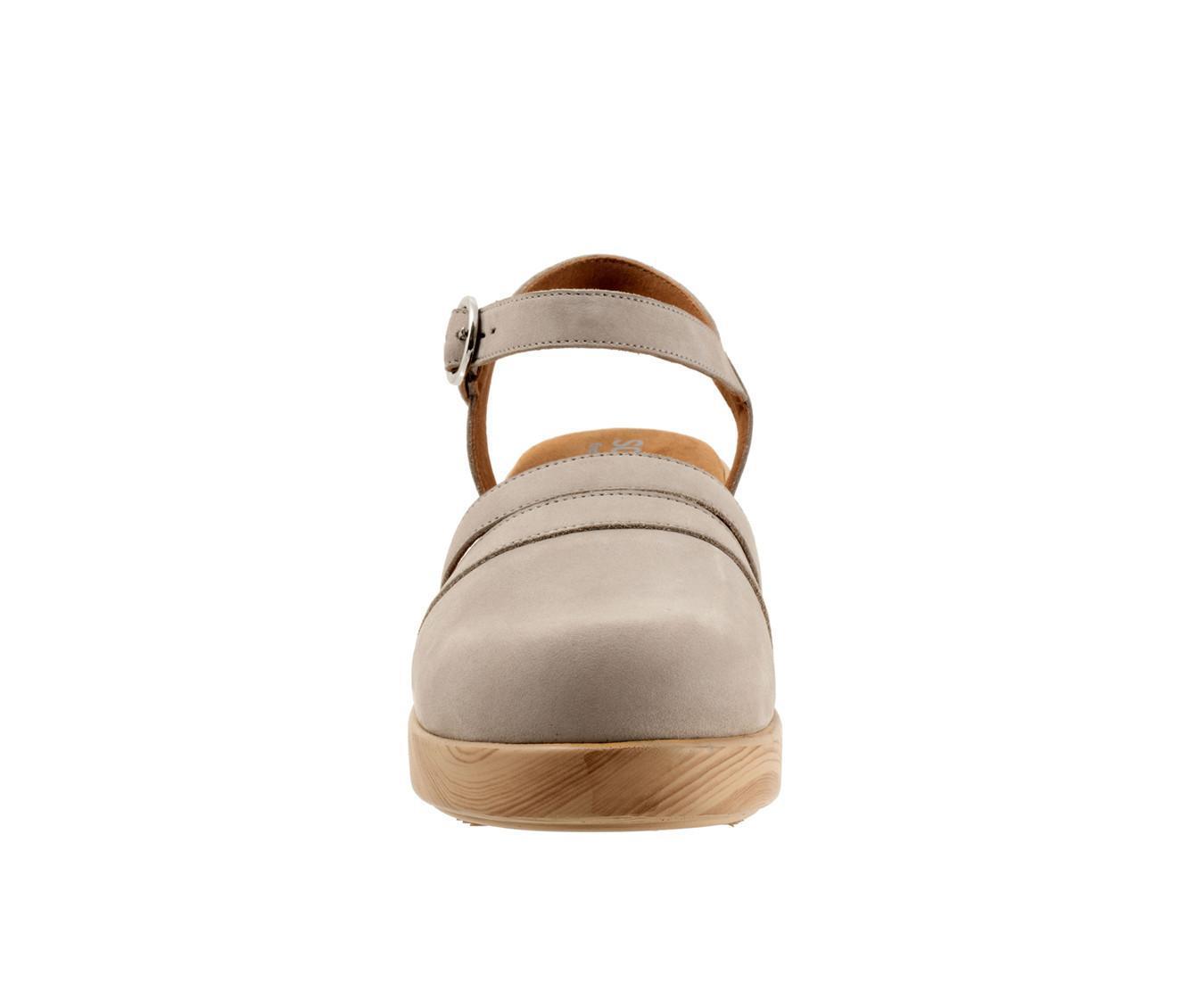 Women's Softwalk Fillmore Clogs Product Image